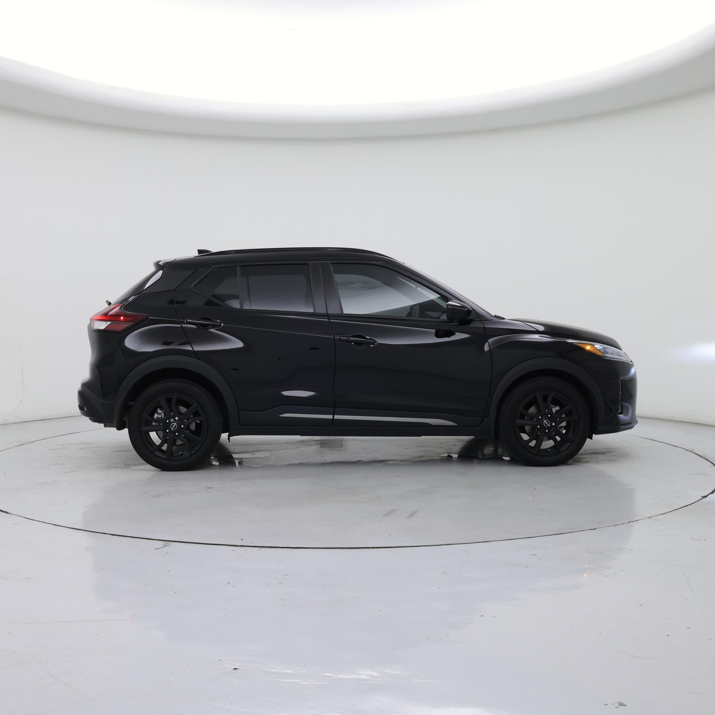 Thumbnail: 2024 Nissan Kicks - 7