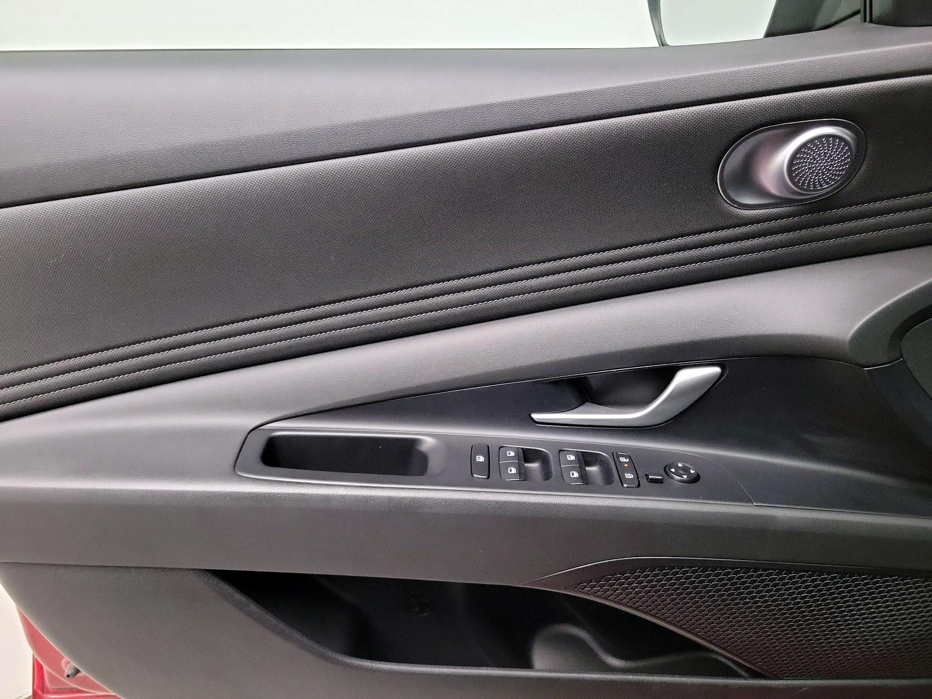 Thumbnail: 2025 Hyundai Elantra - 12