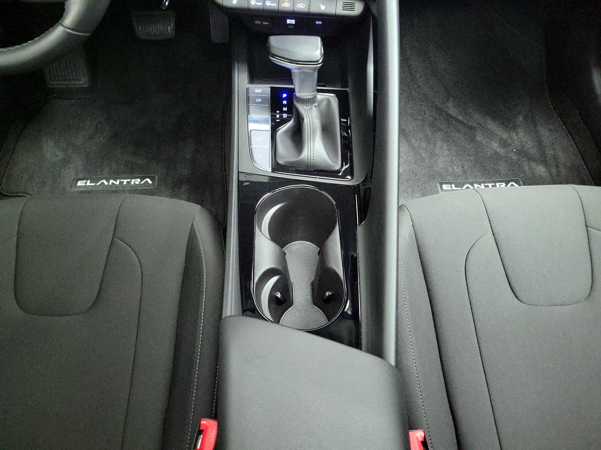 Thumbnail: 2025 Hyundai Elantra - 18