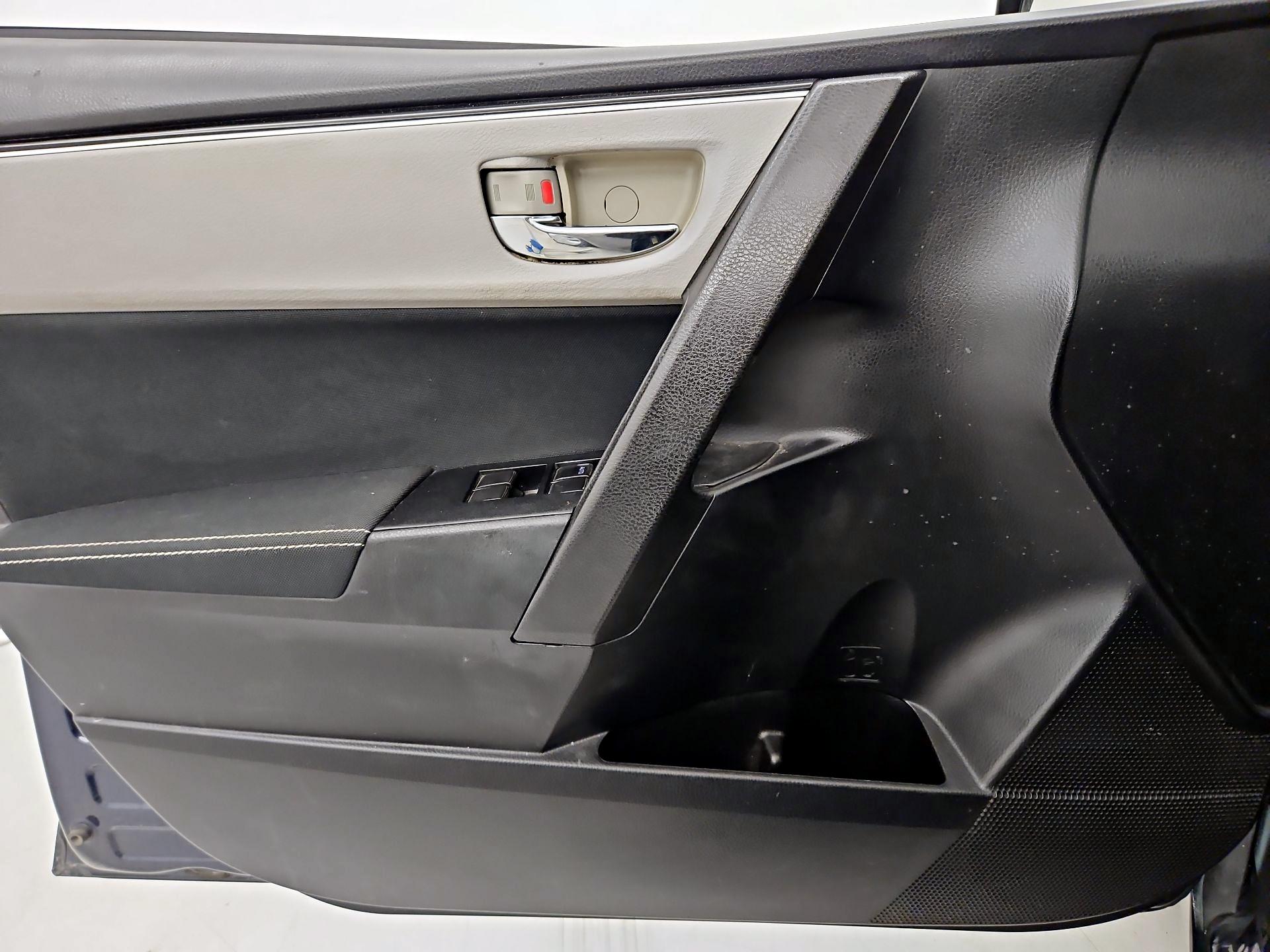 Thumbnail: 2018 Toyota Corolla - 12