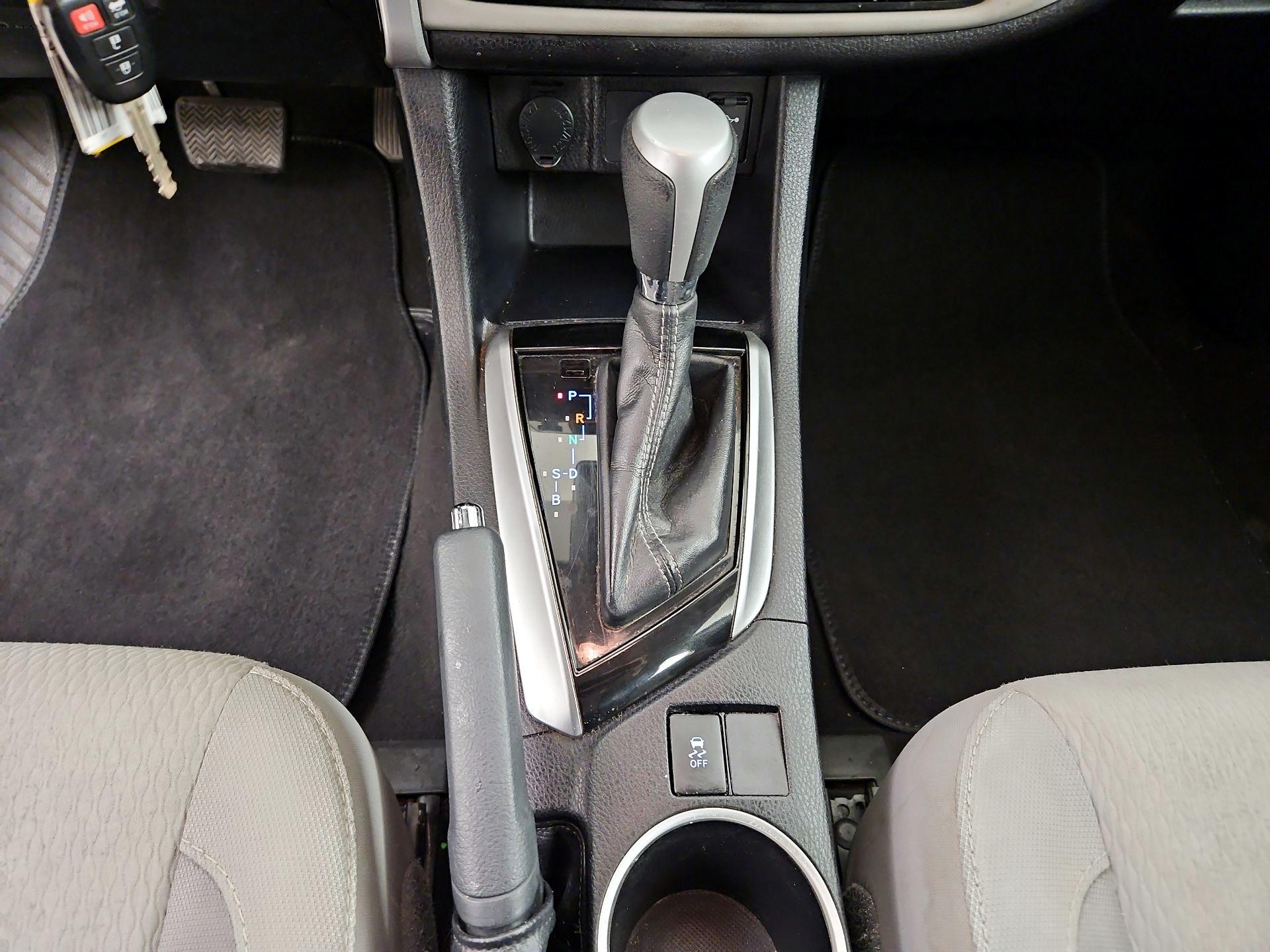 Thumbnail: 2018 Toyota Corolla - 17