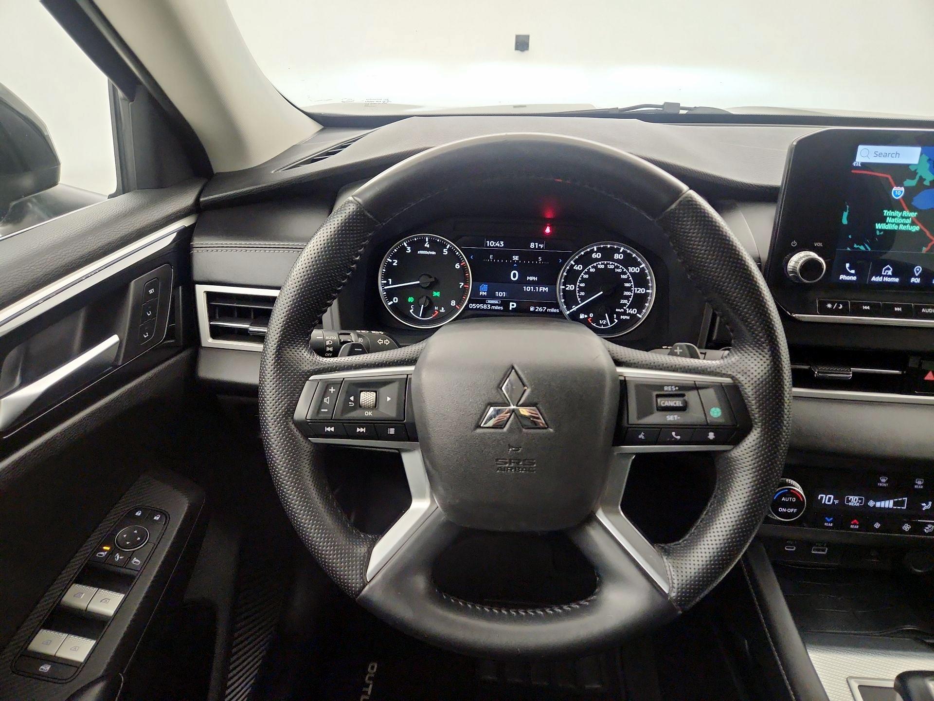 Thumbnail: 2022 Mitsubishi Outlander - 10