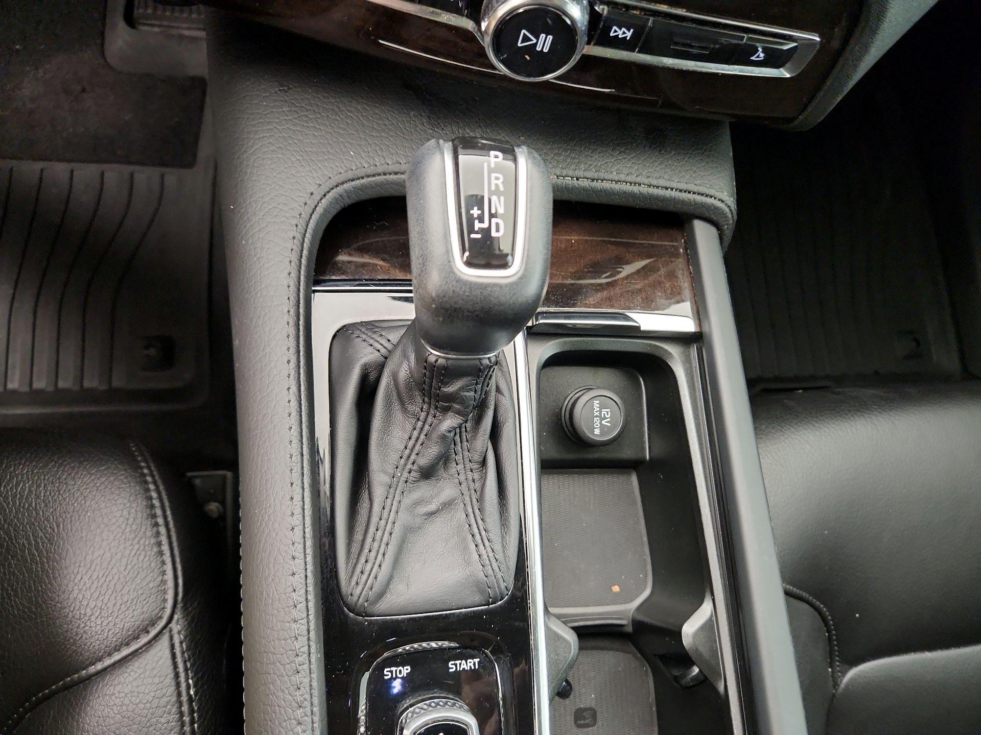 Thumbnail: 2017 Volvo XC90 - 17