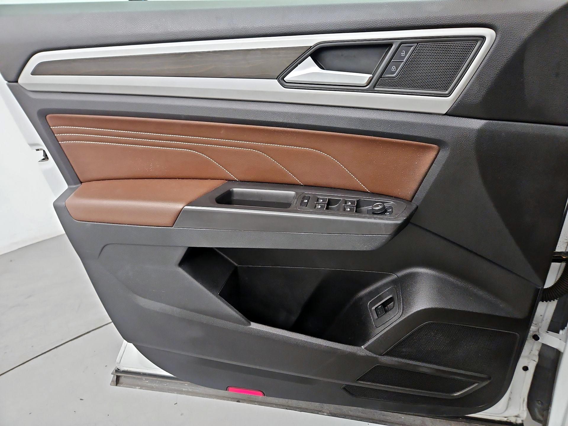 Thumbnail: 2022 Volkswagen Atlas - 12
