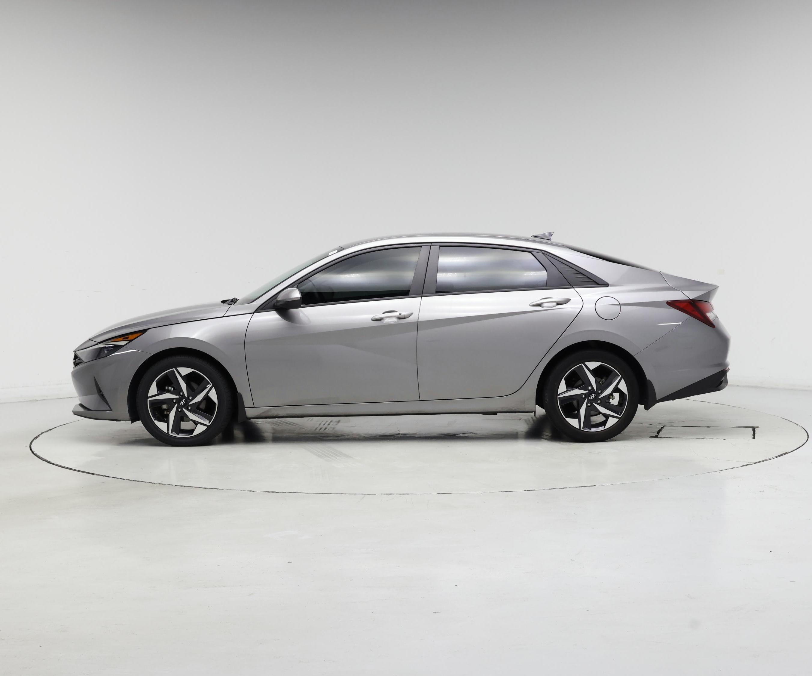Thumbnail: 2023 Hyundai Elantra - 3