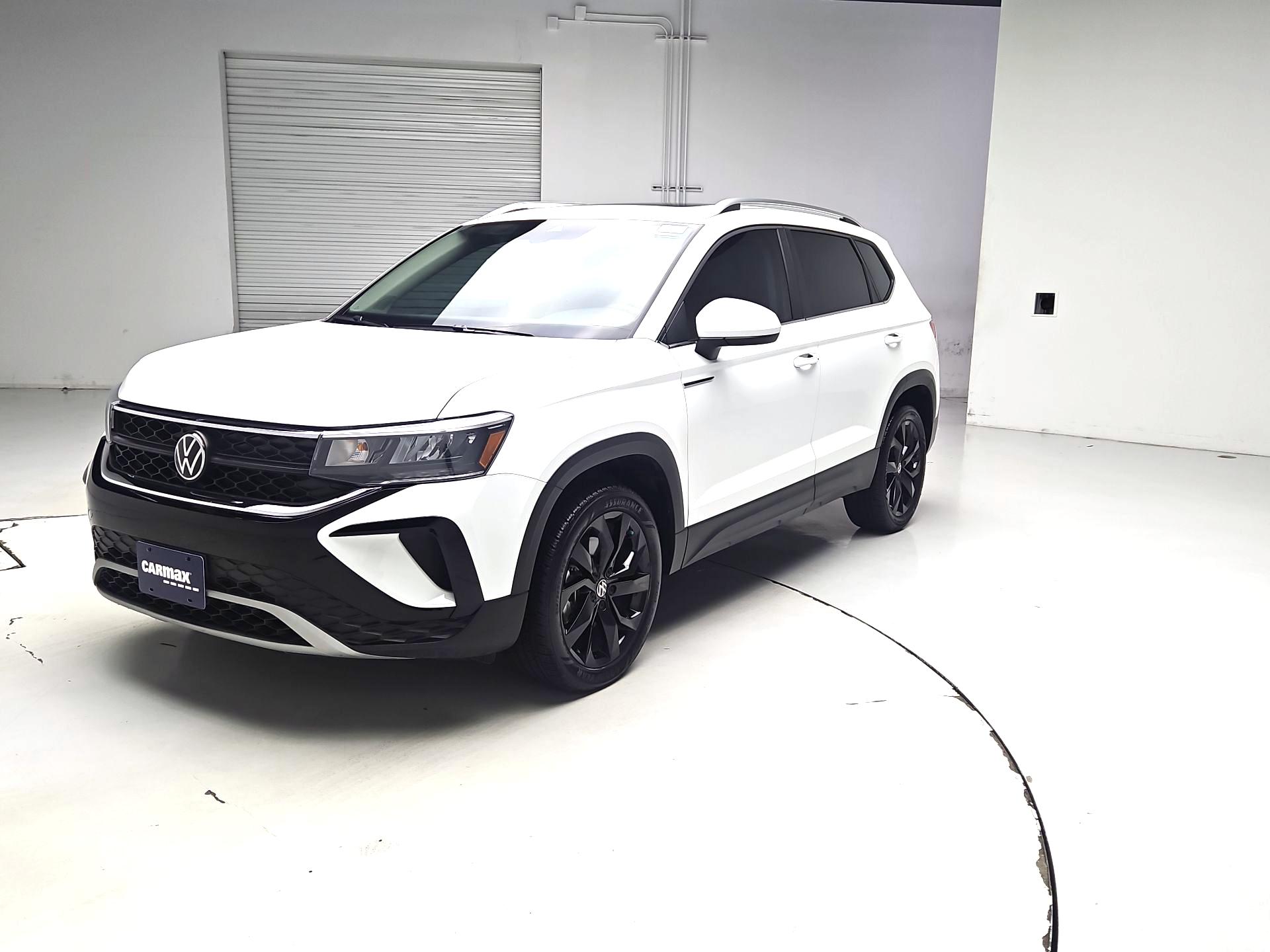 Thumbnail: 2023 Volkswagen Taos - 3