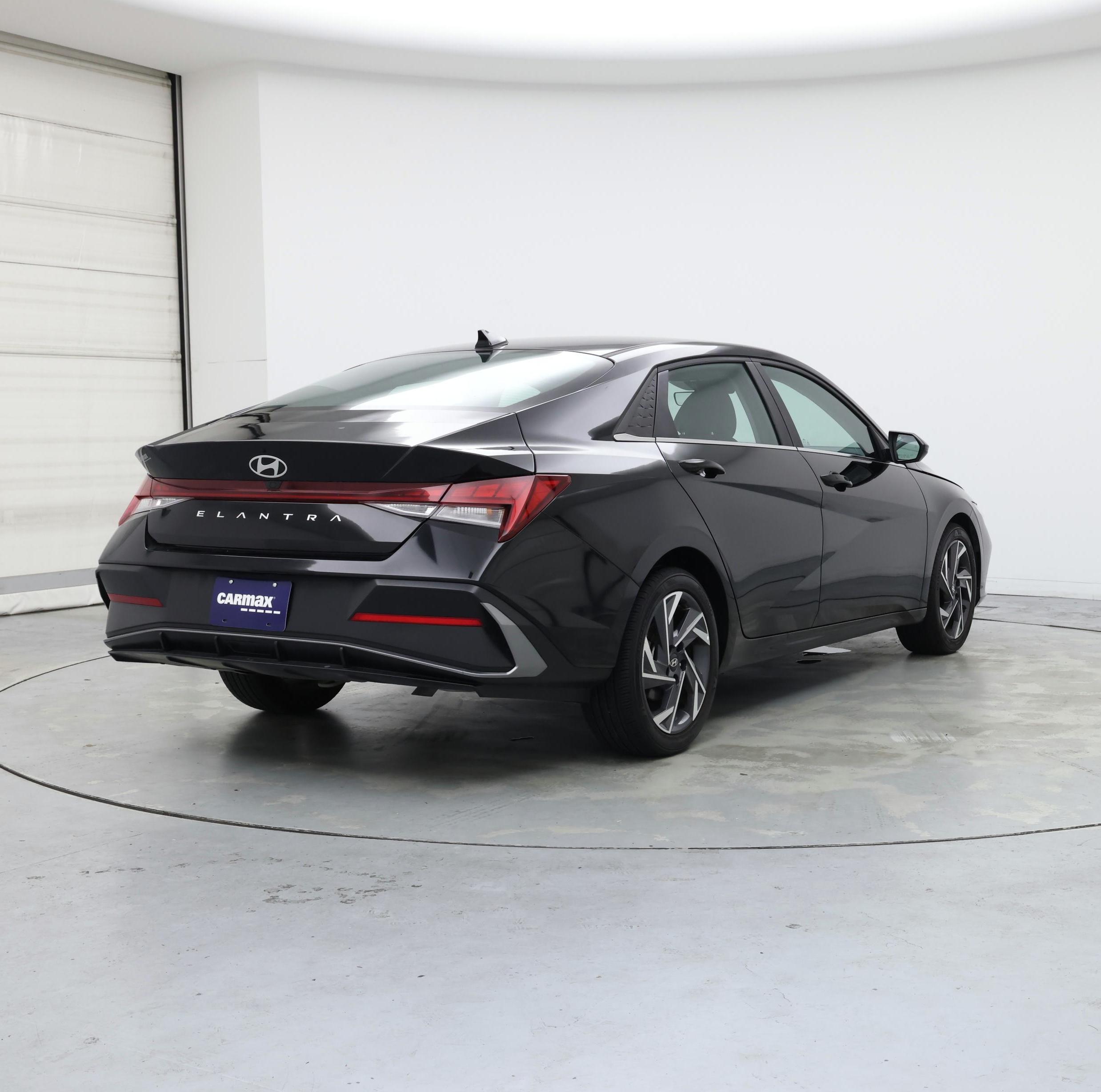 Thumbnail: 2024 Hyundai Elantra - 8