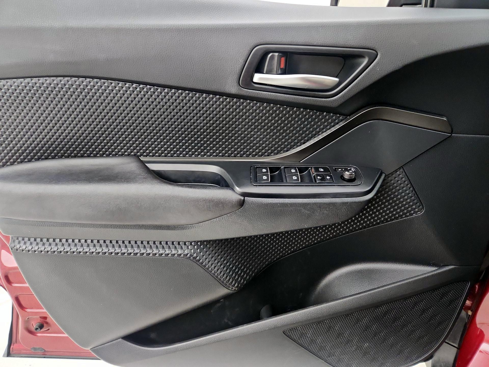 Thumbnail: 2018 Toyota C-HR - 12