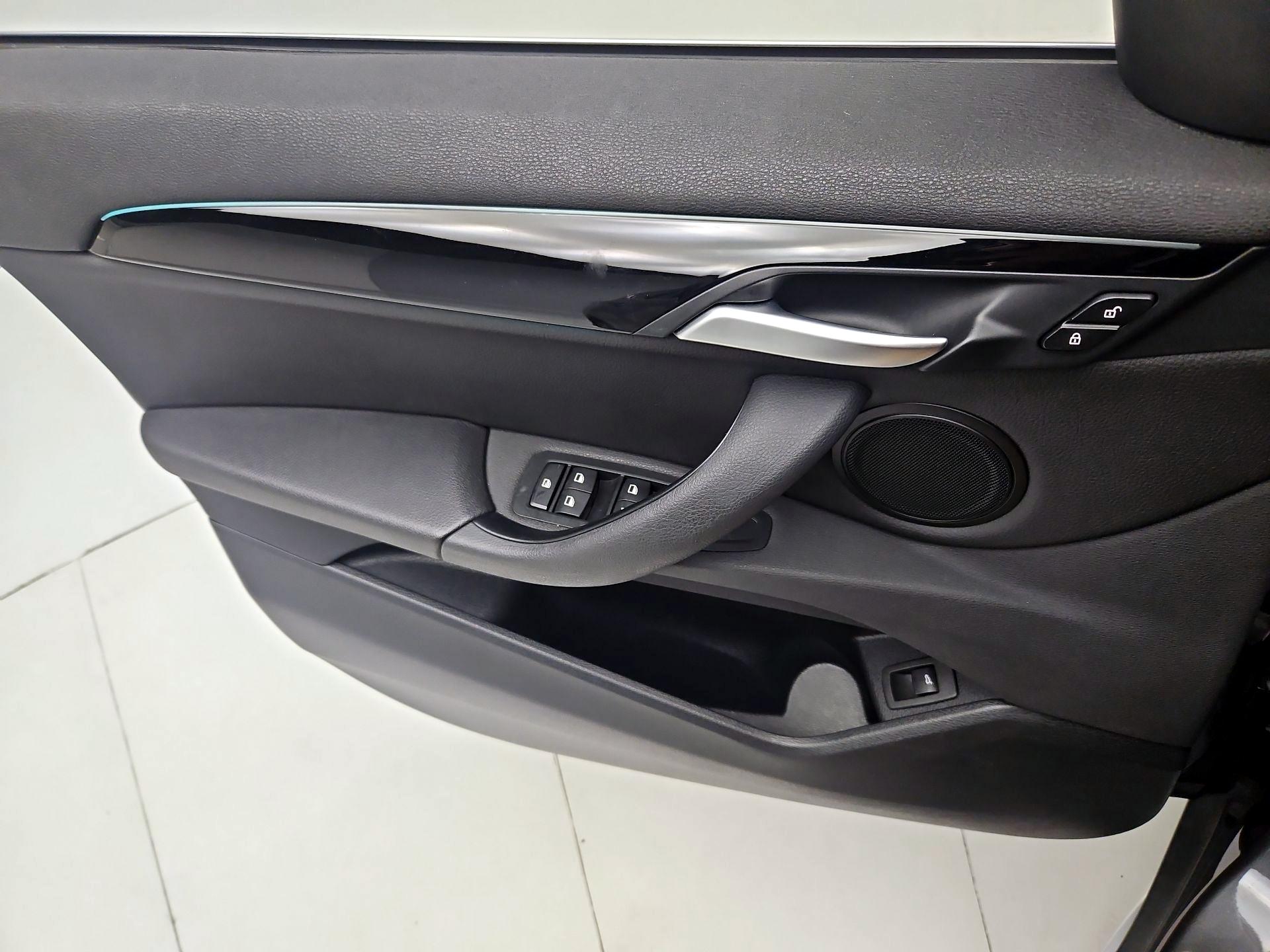 Thumbnail: 2022 BMW X1 - 12