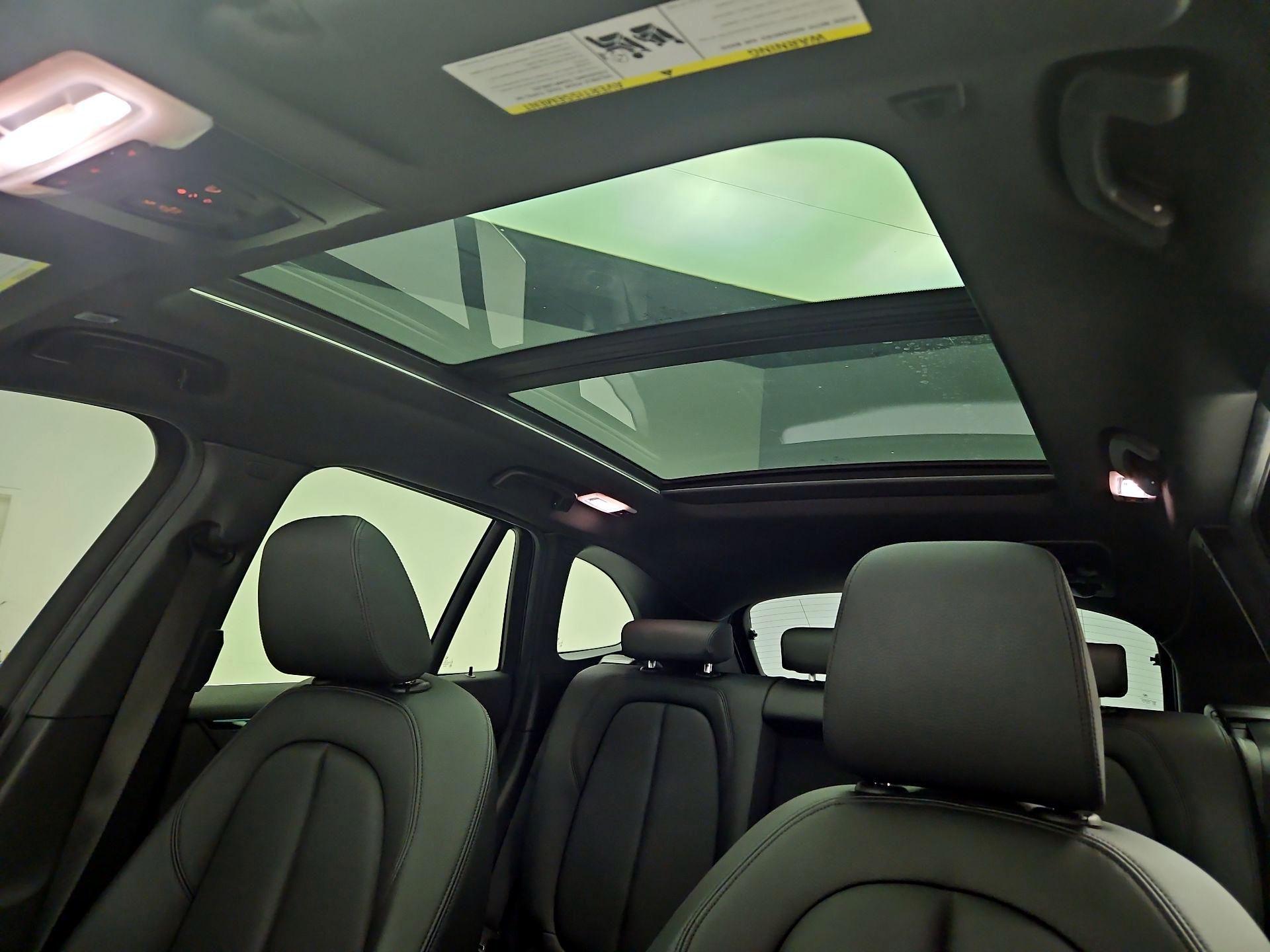 Thumbnail: 2022 BMW X1 - 20