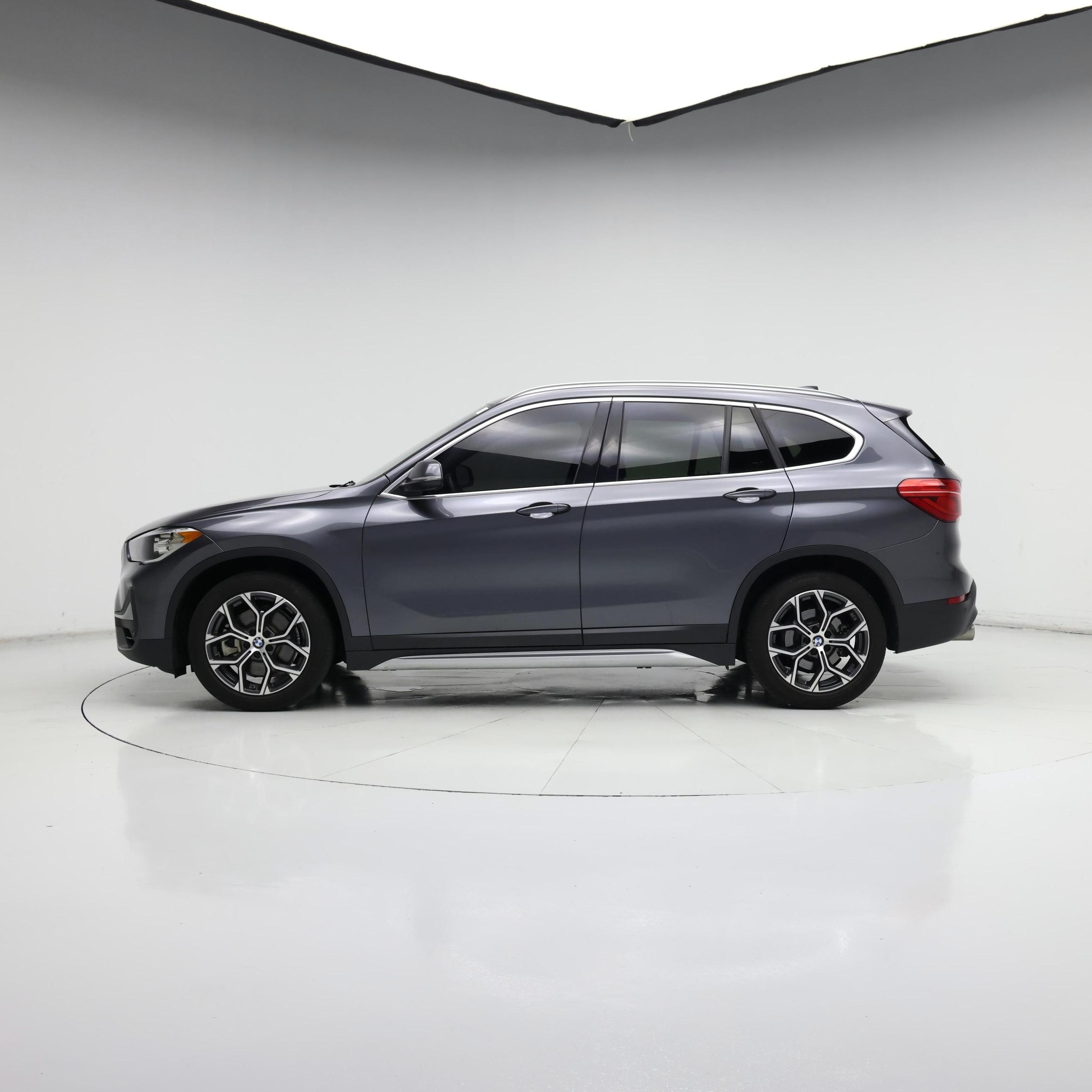 Thumbnail: 2022 BMW X1 - 3