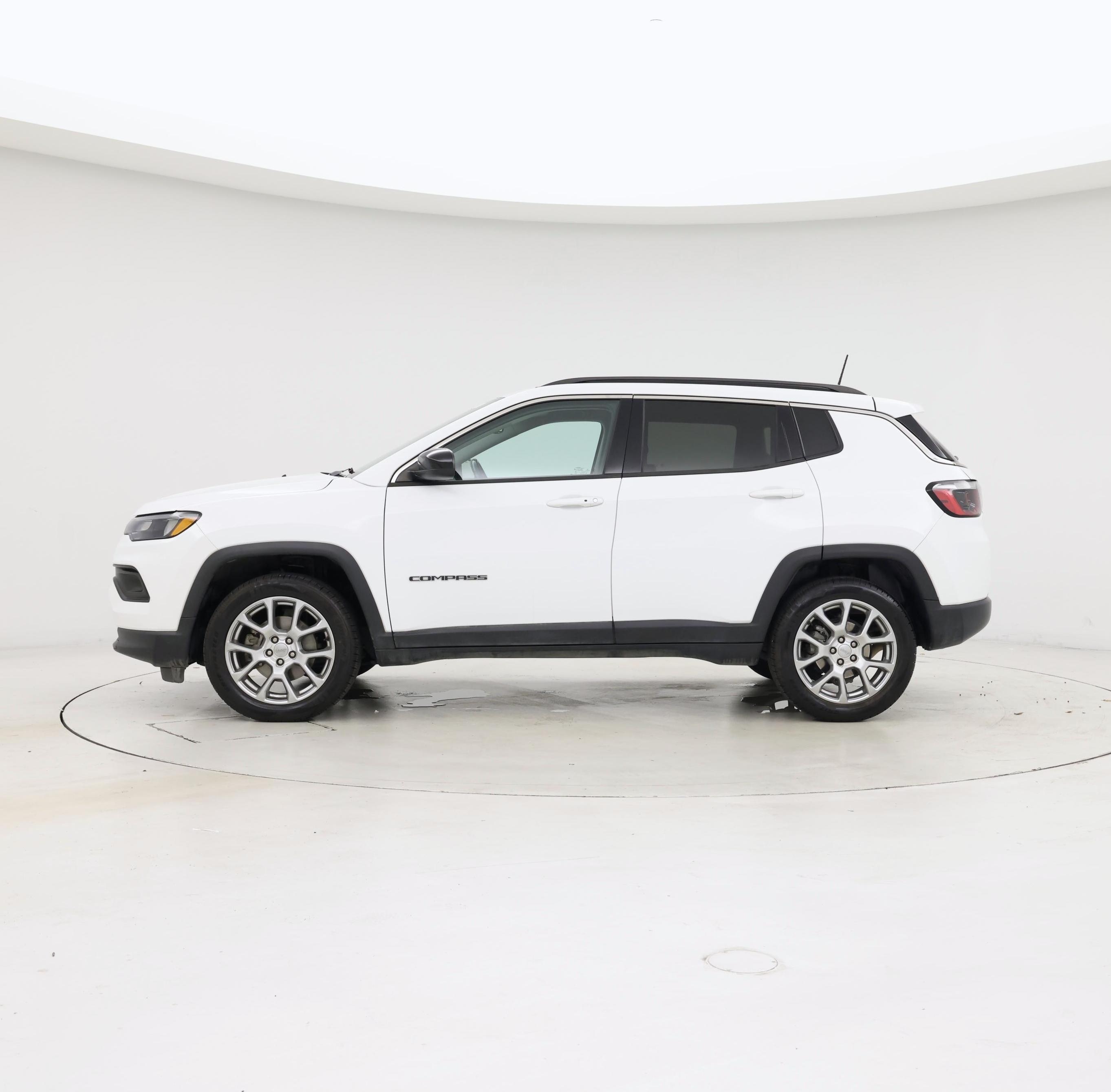 Thumbnail: 2022 Jeep Compass - 3