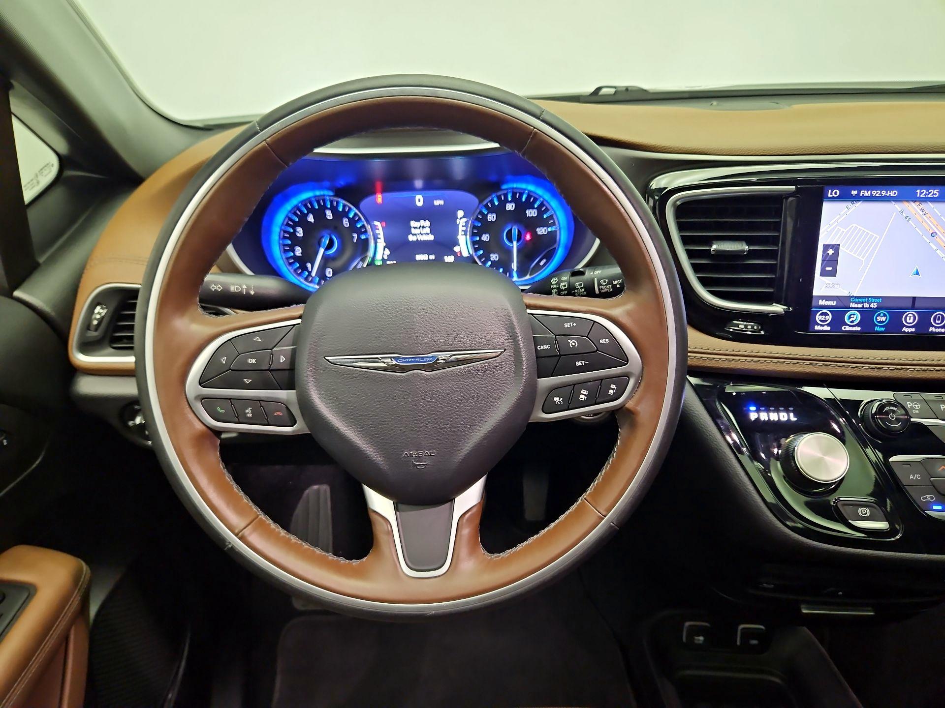Thumbnail: 2020 Chrysler Pacifica - 10