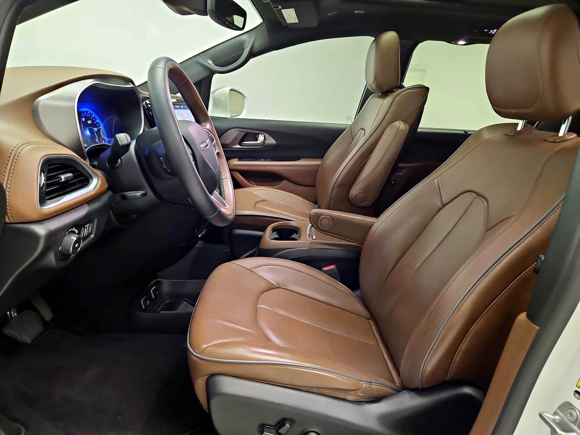 Thumbnail: 2020 Chrysler Pacifica - 11
