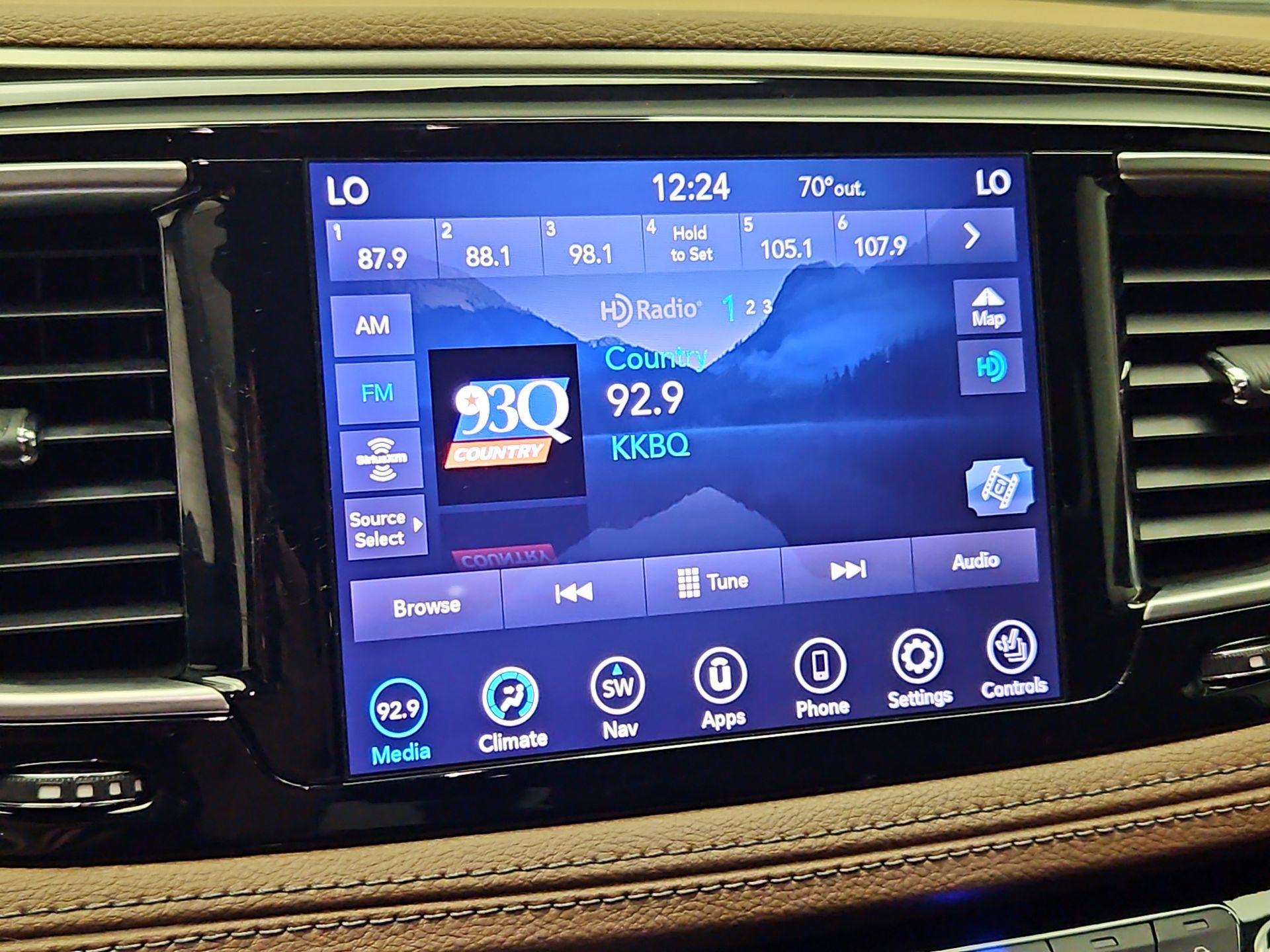 Thumbnail: 2020 Chrysler Pacifica - 16