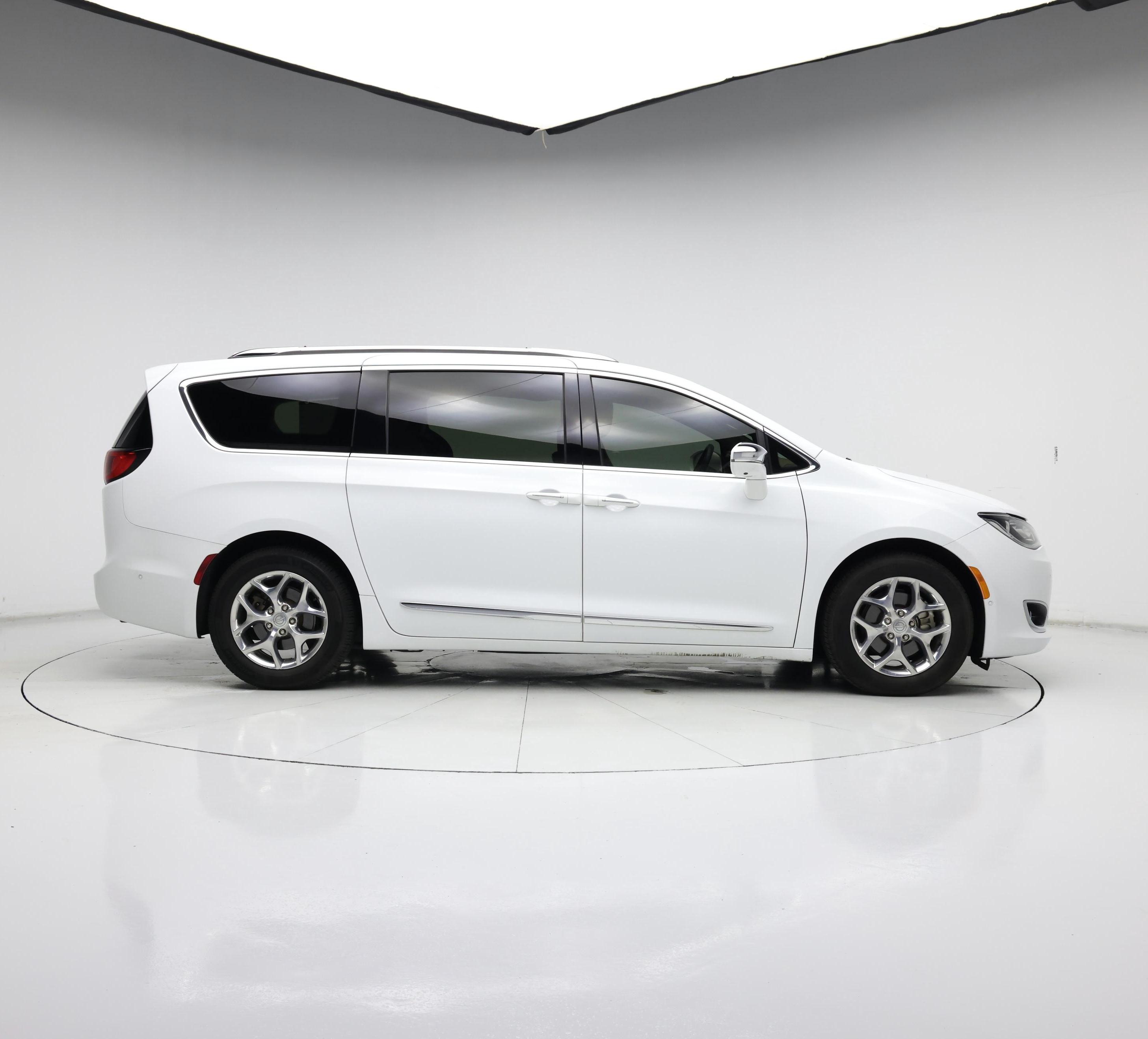 Thumbnail: 2020 Chrysler Pacifica - 7