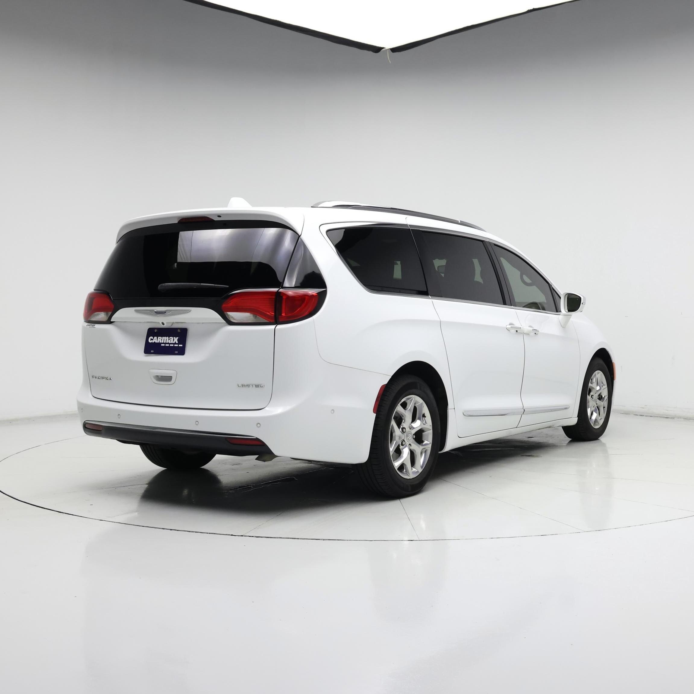 Thumbnail: 2020 Chrysler Pacifica - 8
