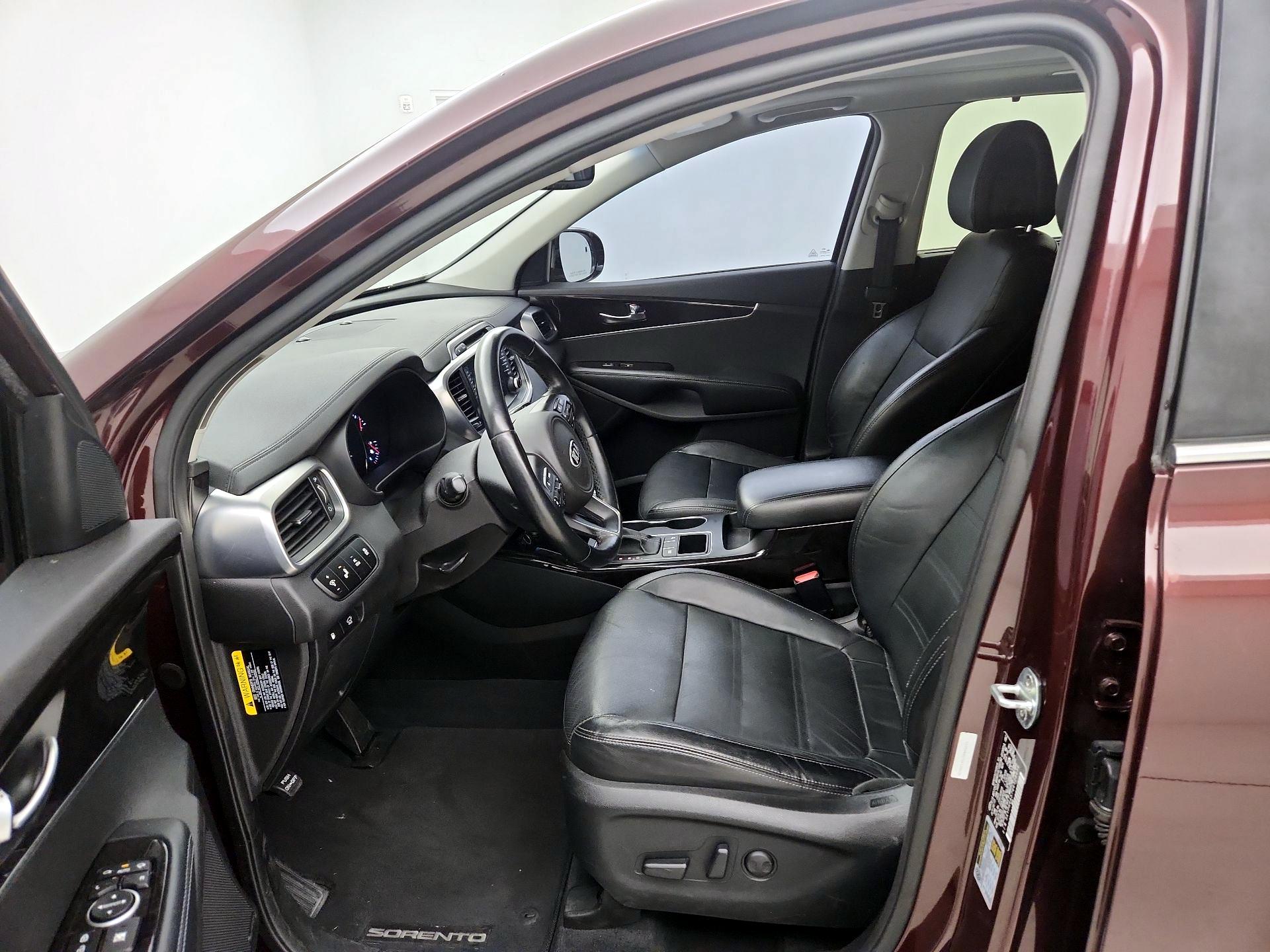 Thumbnail: 2016 Kia Sorento - 11