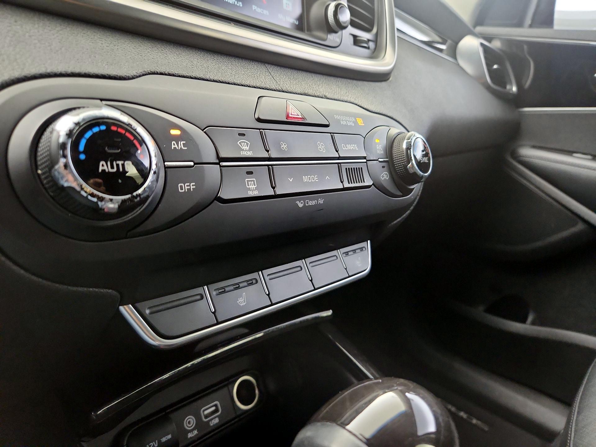 Thumbnail: 2016 Kia Sorento - 14