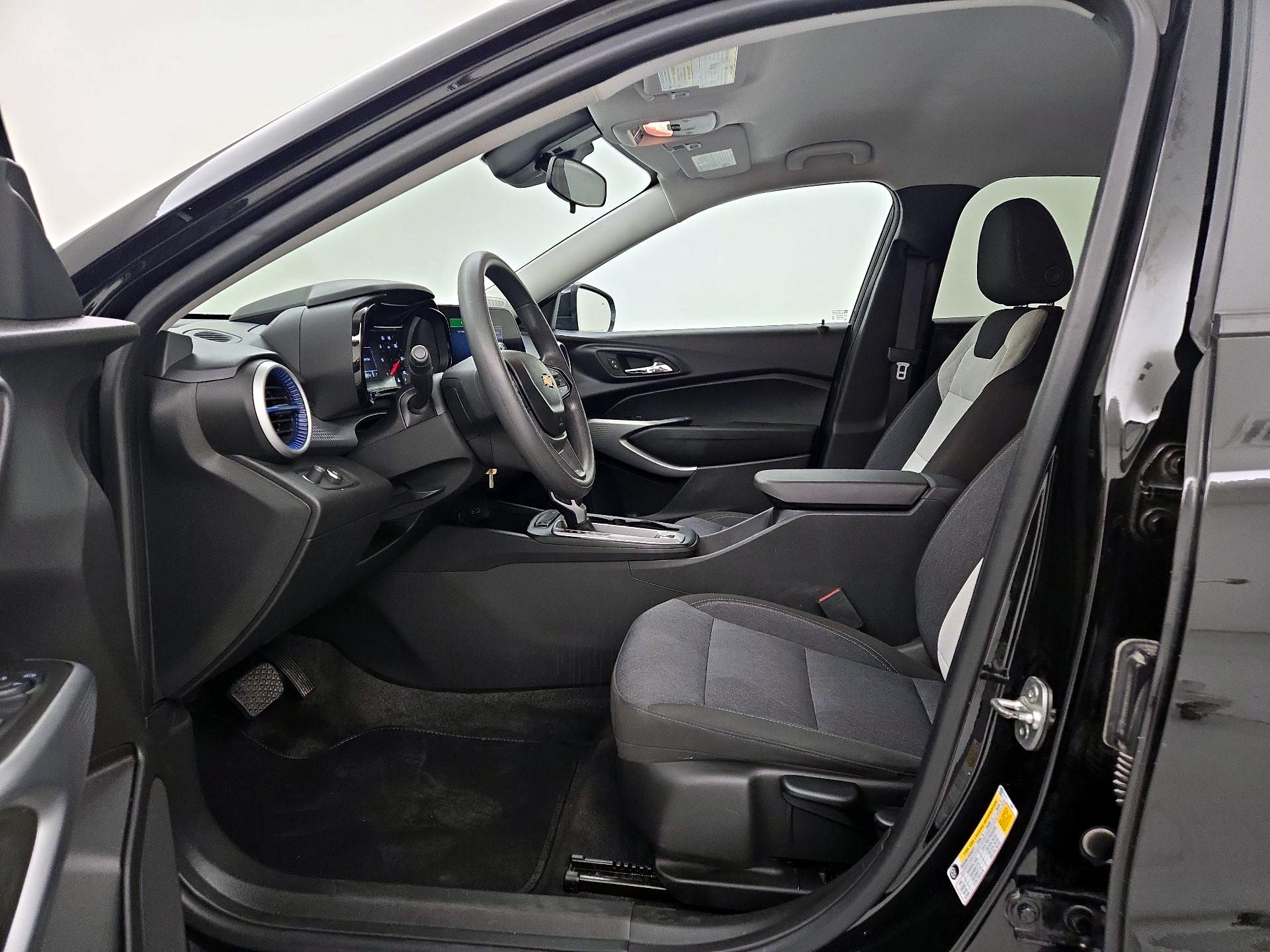 Thumbnail: 2025 Chevrolet Trax - 11