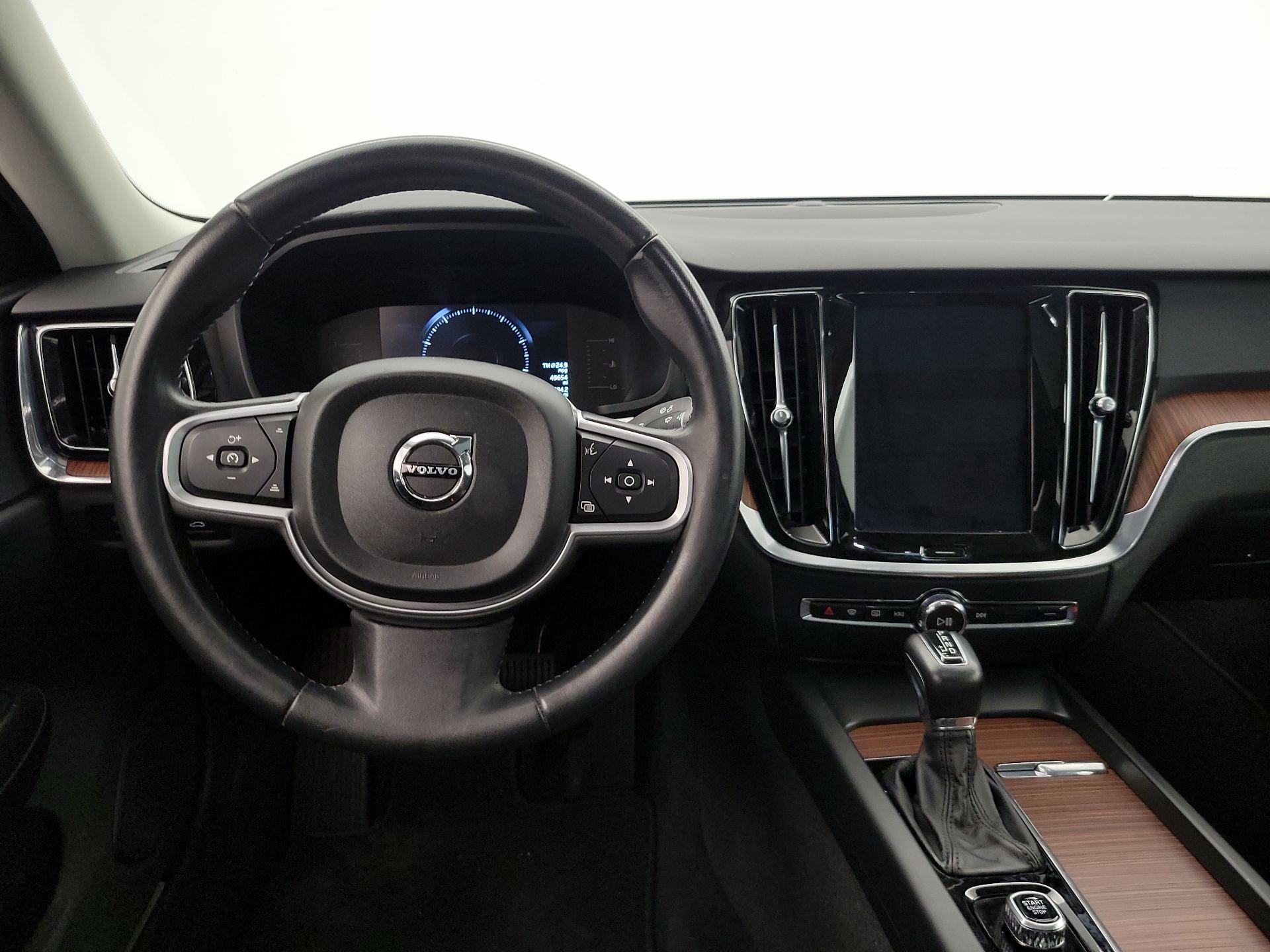 Thumbnail: 2019 Volvo S60 - 10