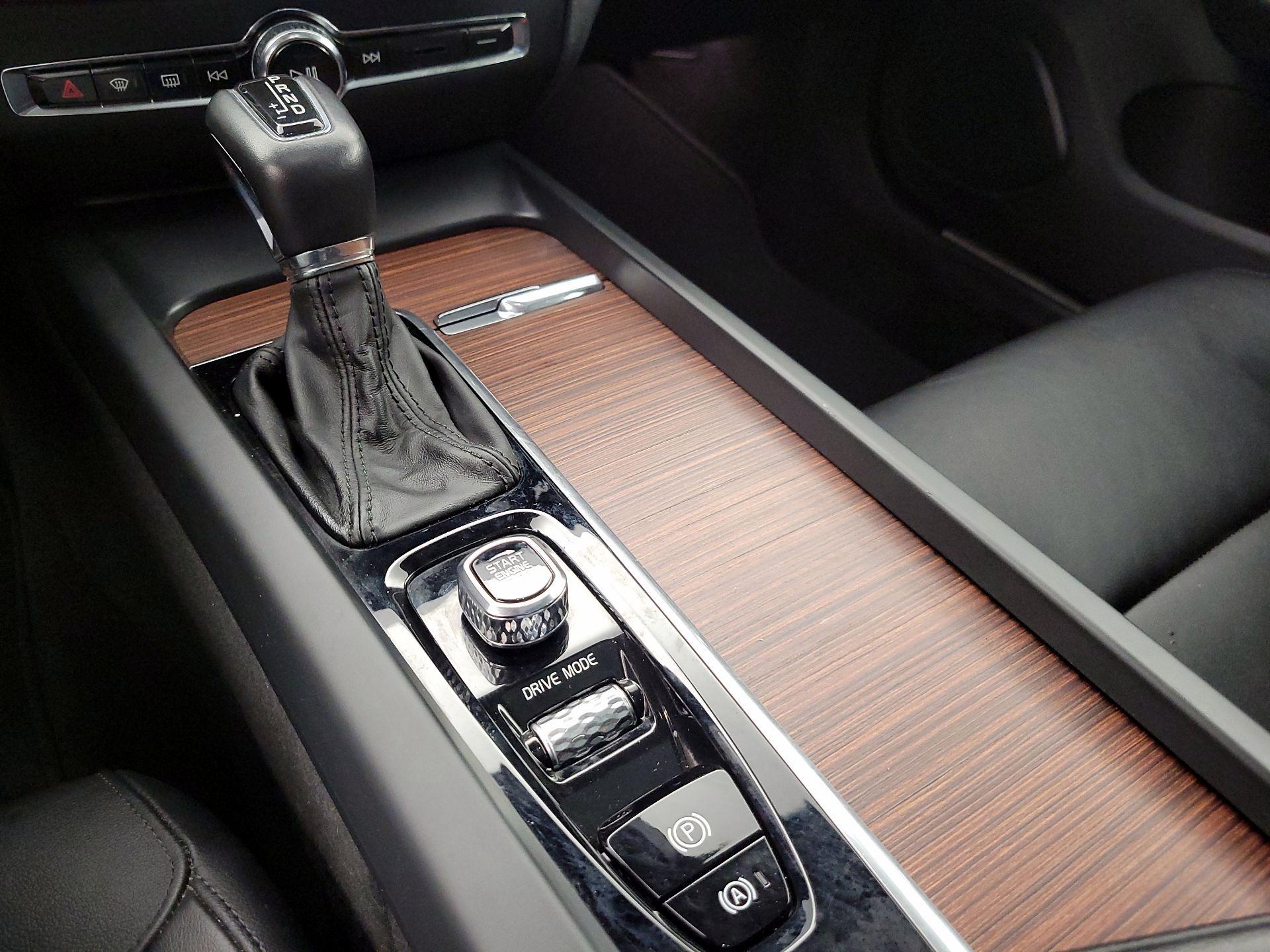 Thumbnail: 2019 Volvo S60 - 17