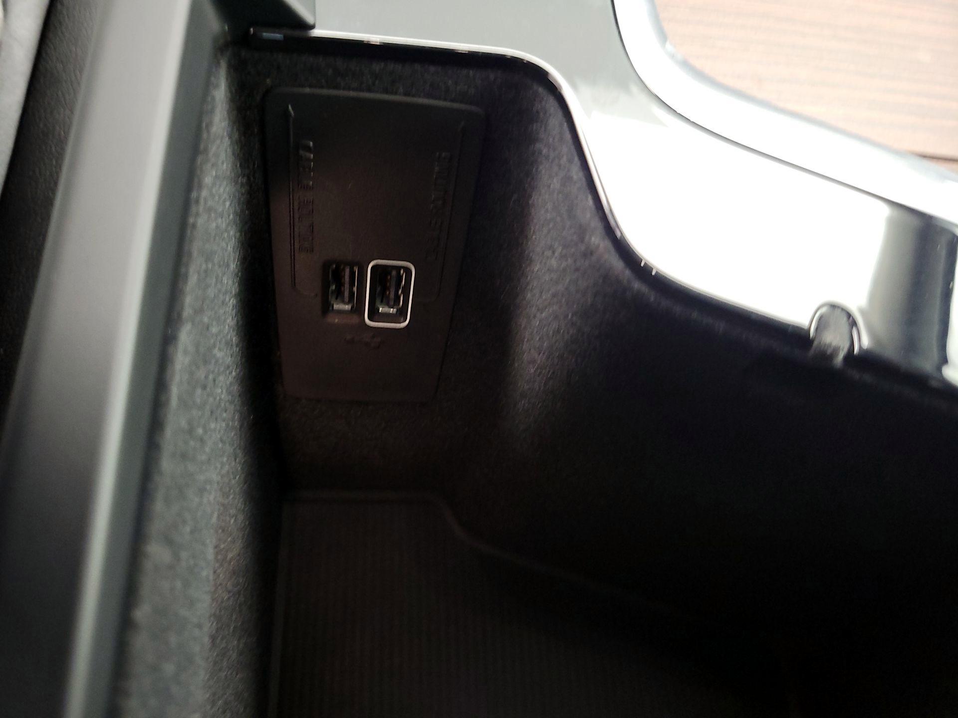 Thumbnail: 2019 Volvo S60 - 18