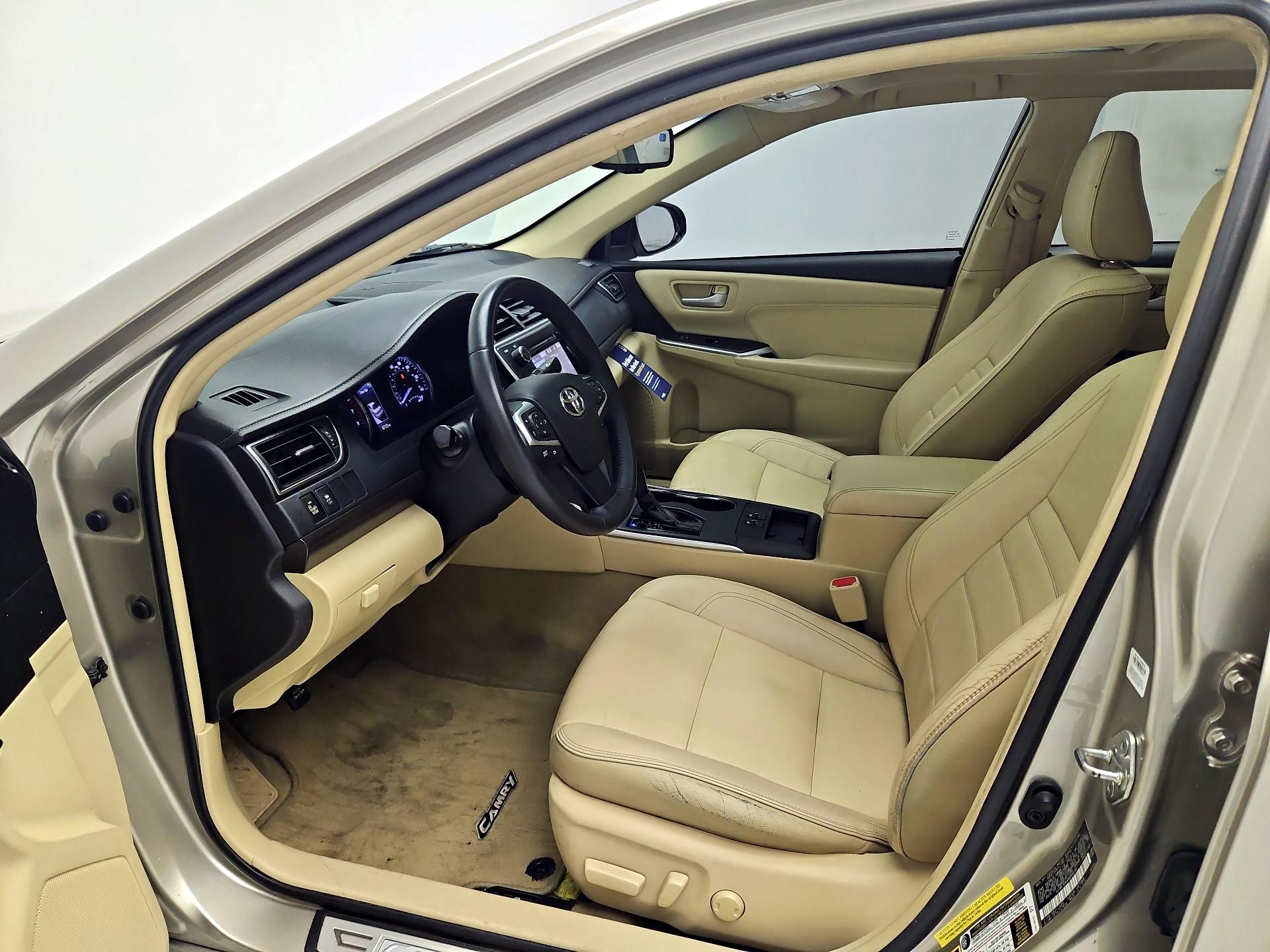 Thumbnail: 2017 Toyota Camry - 11