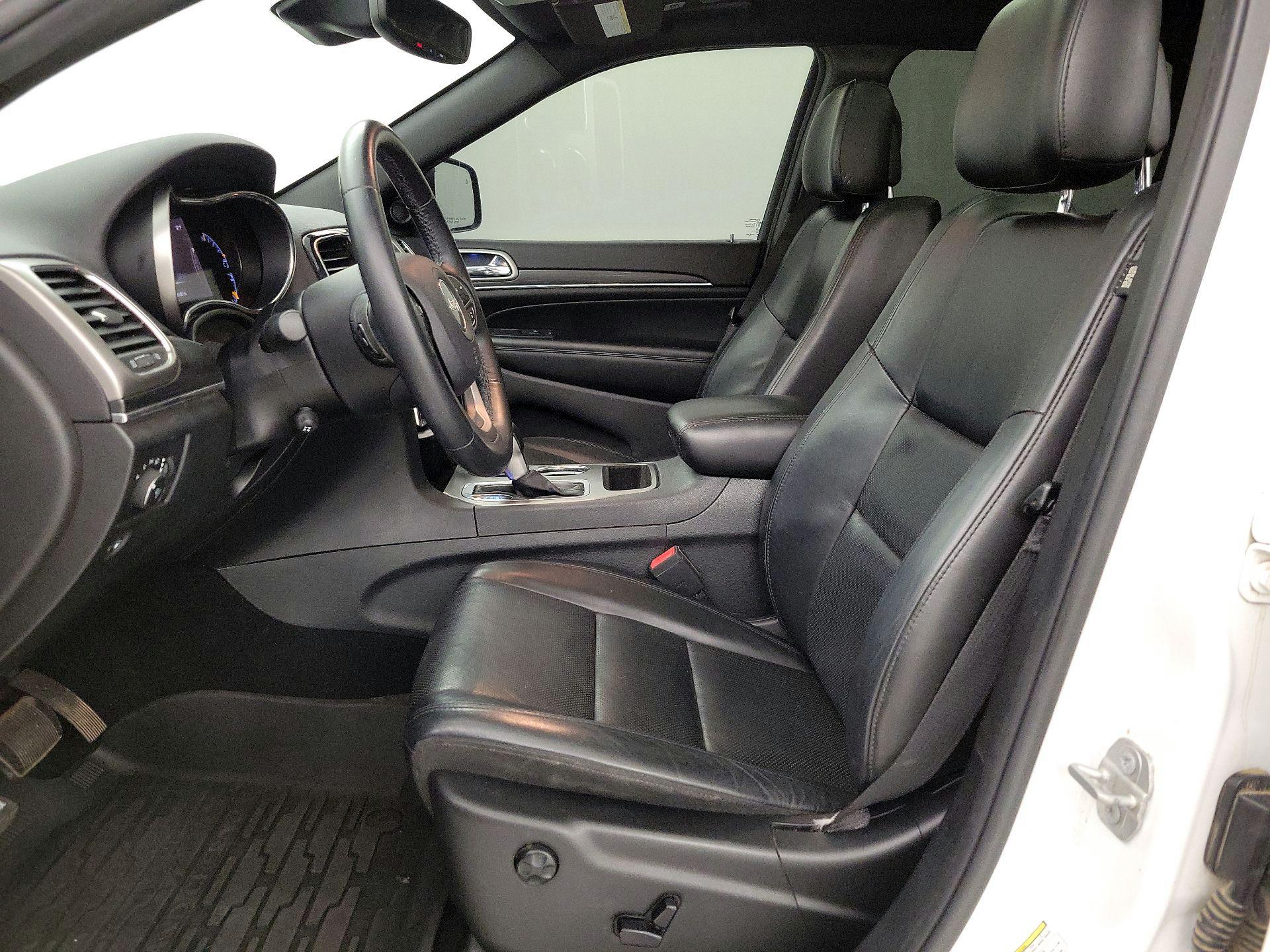 Thumbnail: 2020 Jeep Grand Cherokee - 11