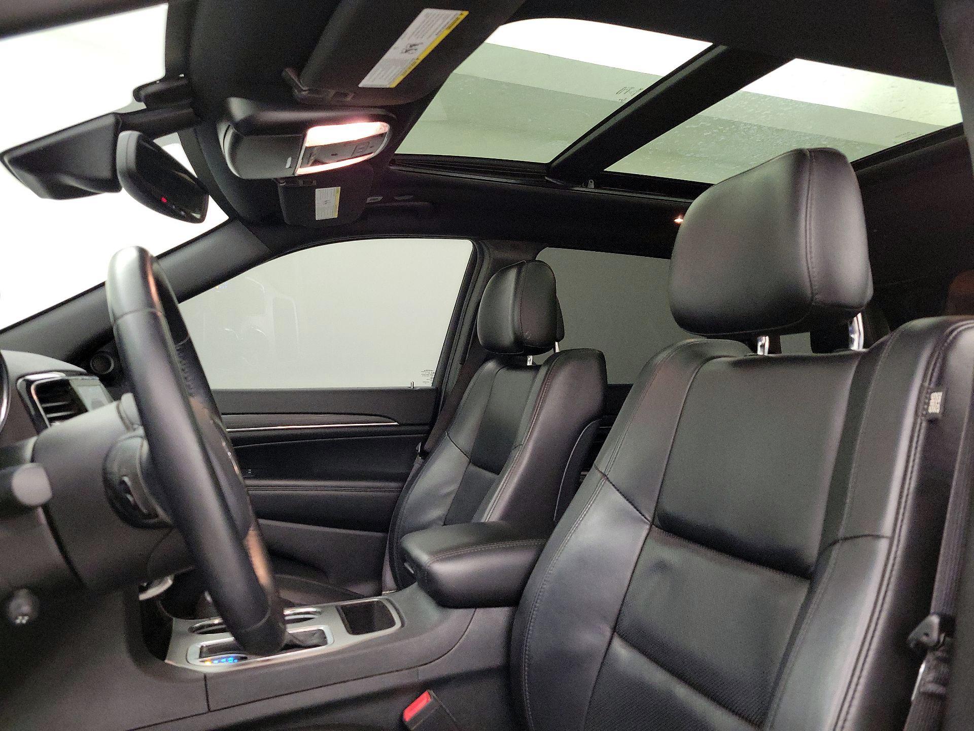 Thumbnail: 2020 Jeep Grand Cherokee - 19