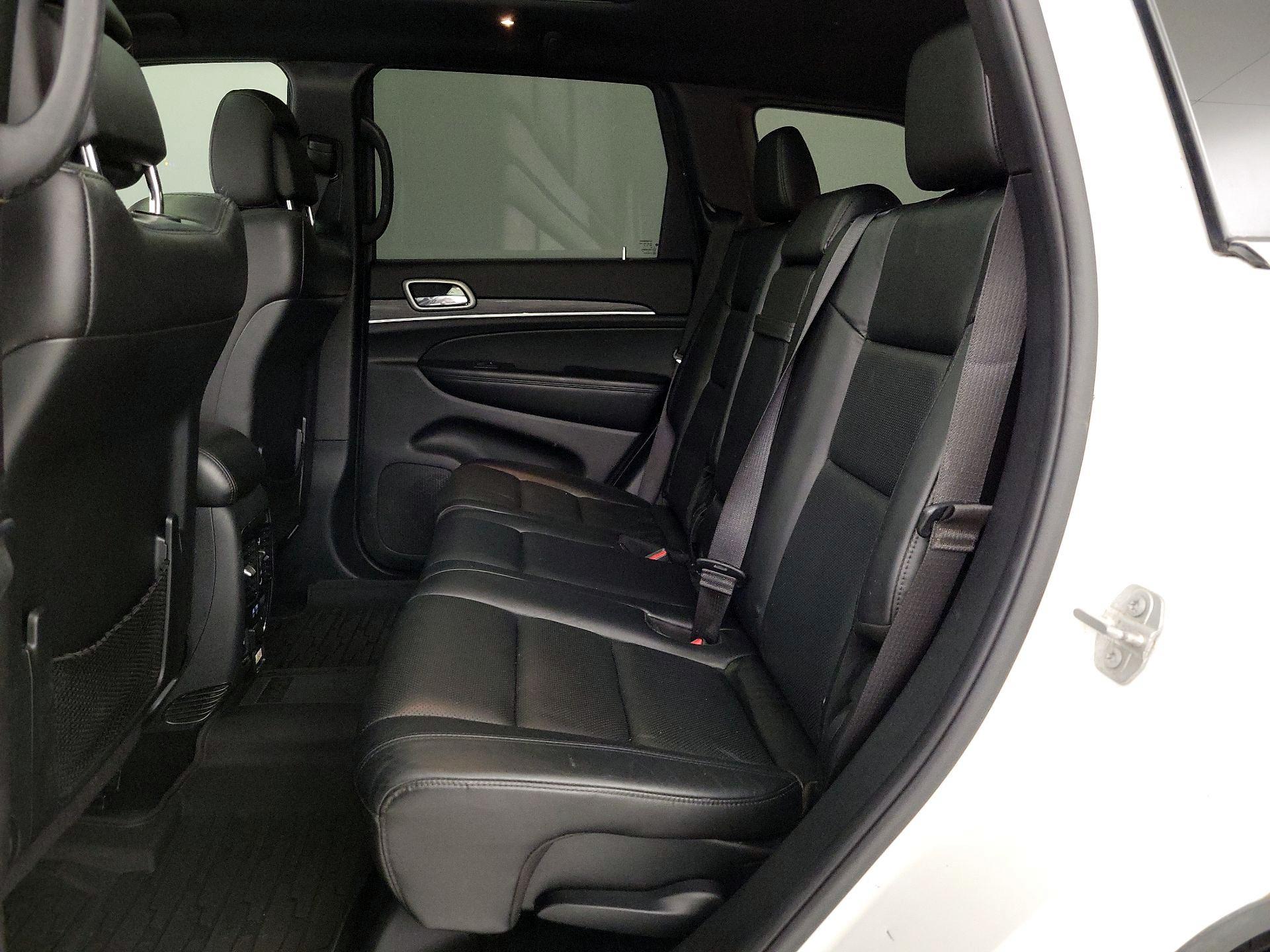 Thumbnail: 2020 Jeep Grand Cherokee - 20