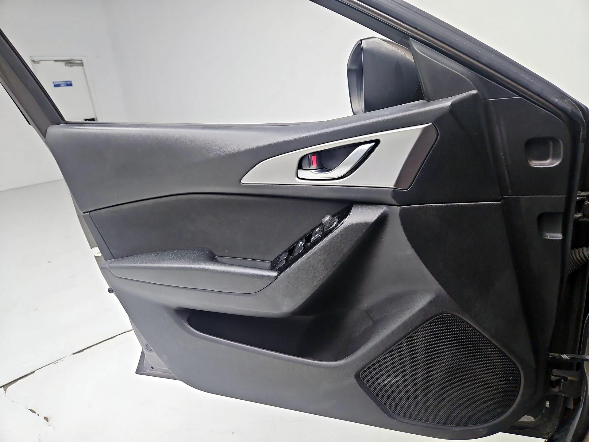 Thumbnail: 2017 Mazda Mazda3 - 10