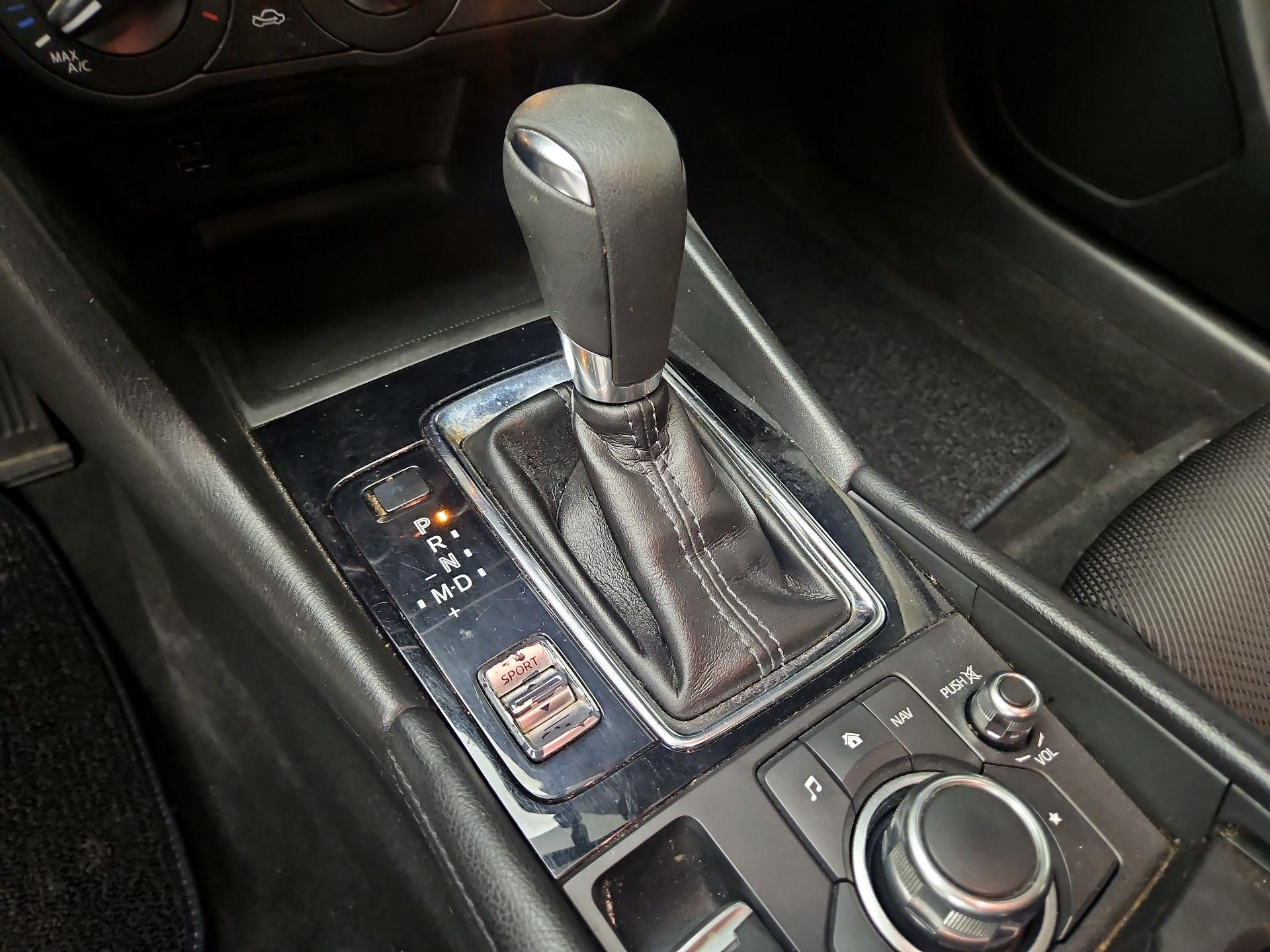 Thumbnail: 2017 Mazda Mazda3 - 16