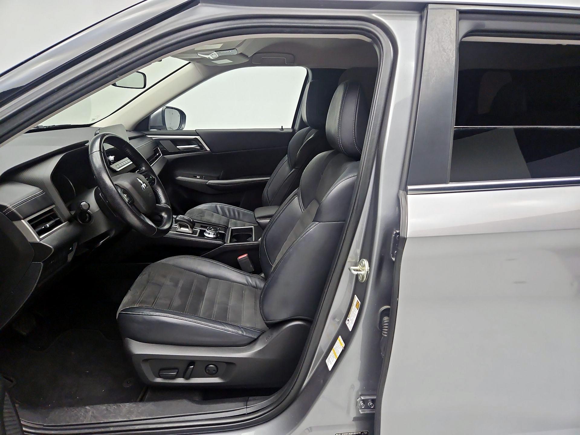 Thumbnail: 2022 Mitsubishi Outlander - 9