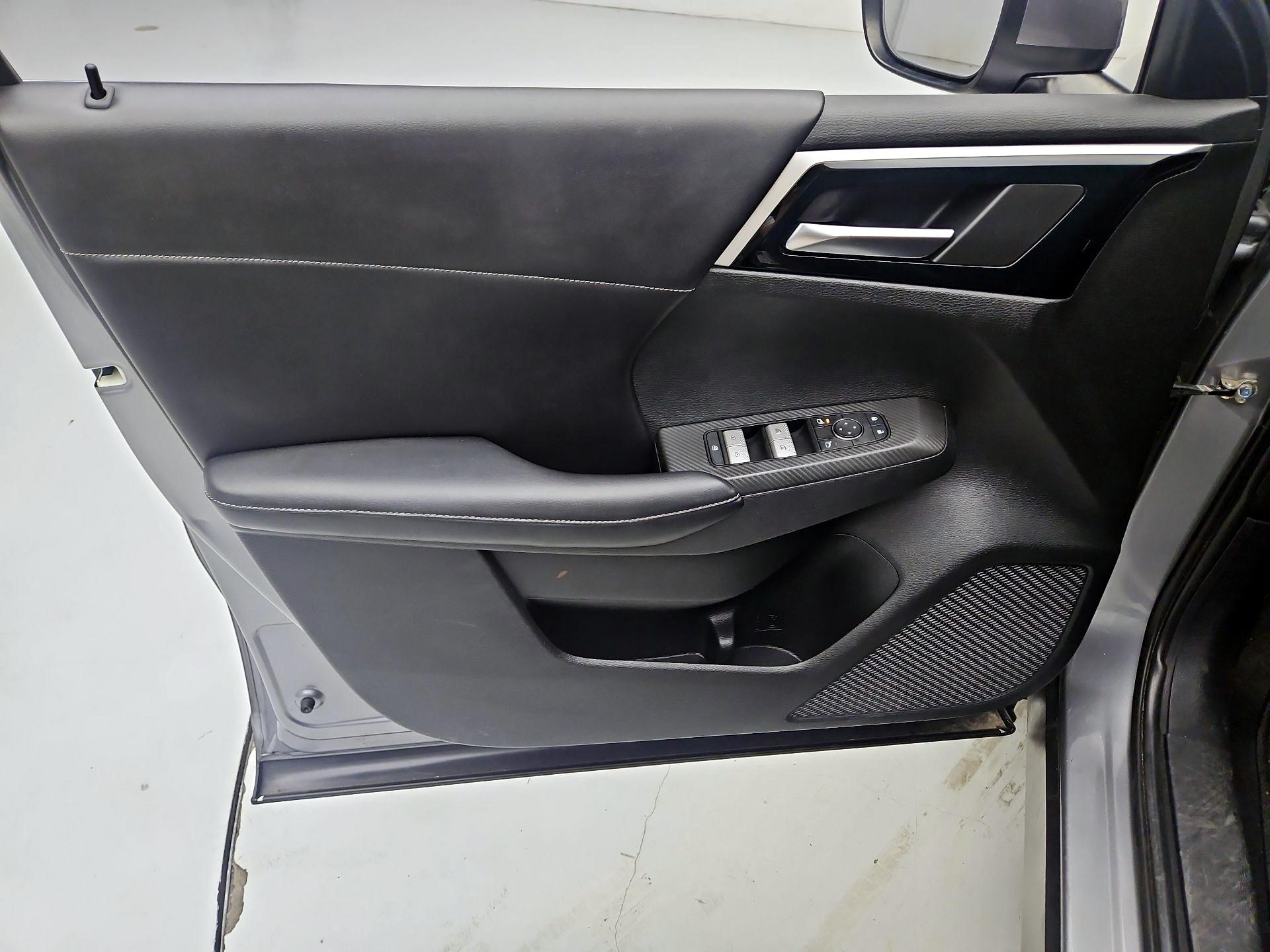 Thumbnail: 2022 Mitsubishi Outlander - 10