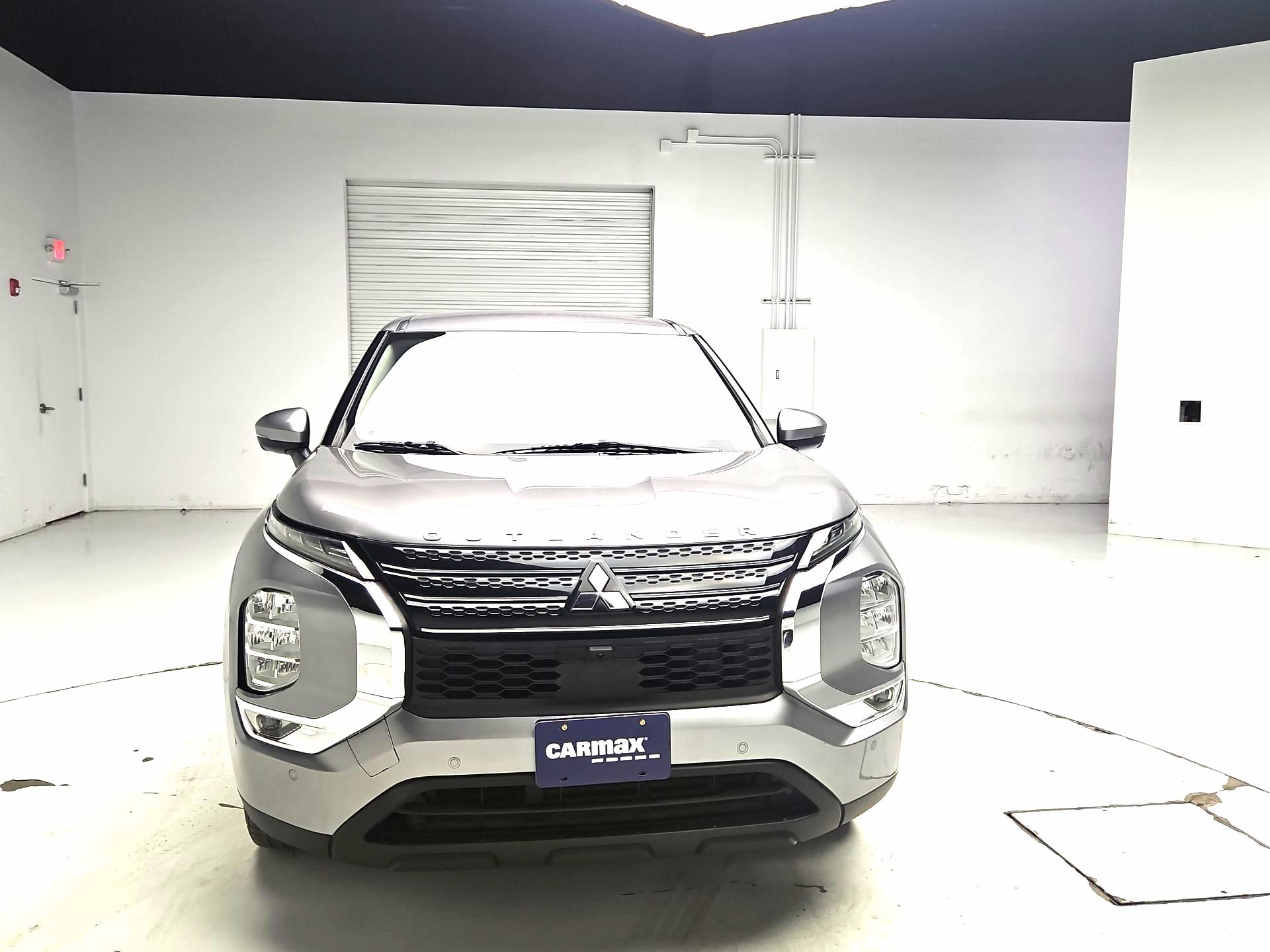 Thumbnail: 2022 Mitsubishi Outlander - 2