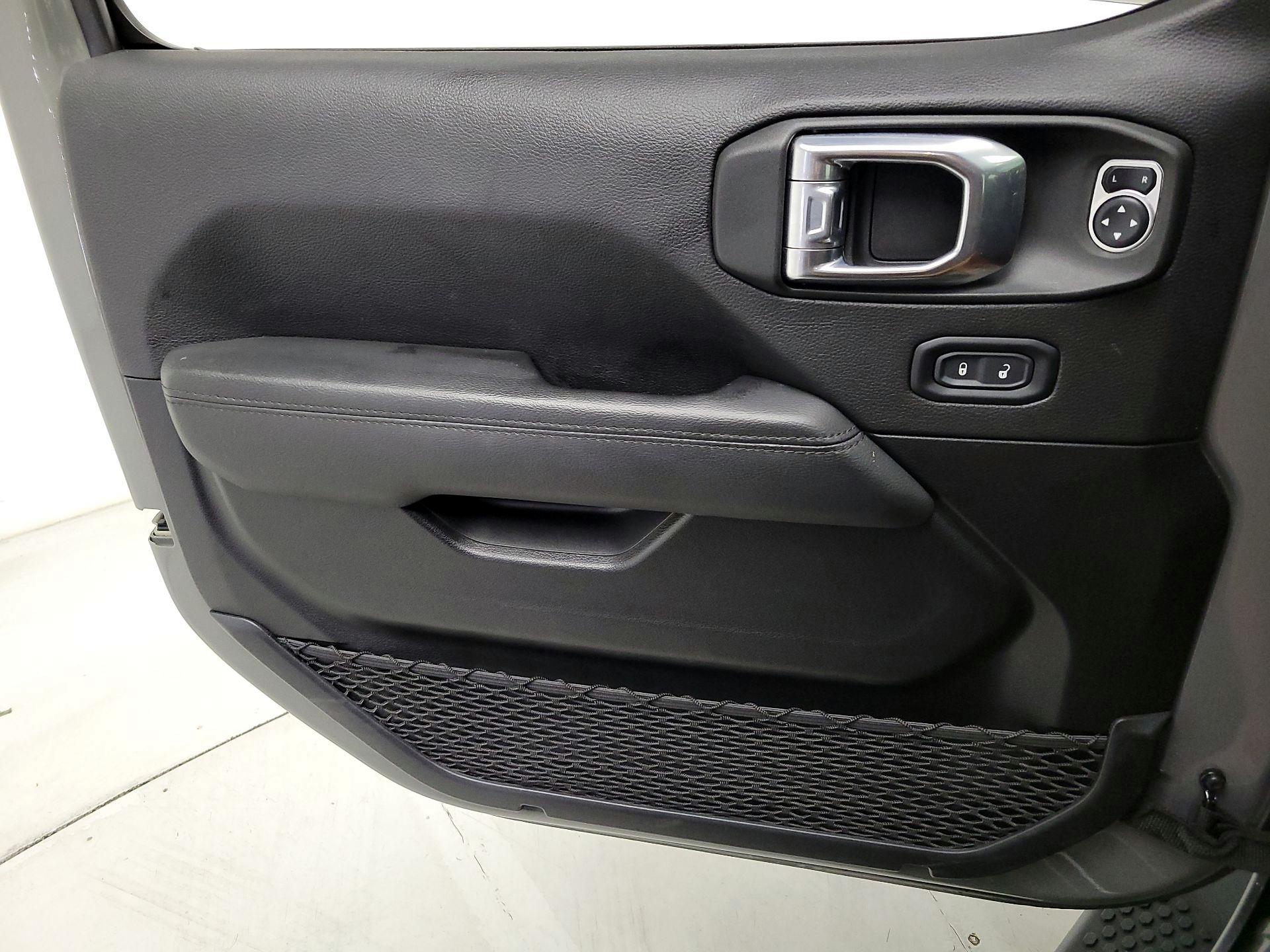 Thumbnail: 2021 Jeep Wrangler - 12