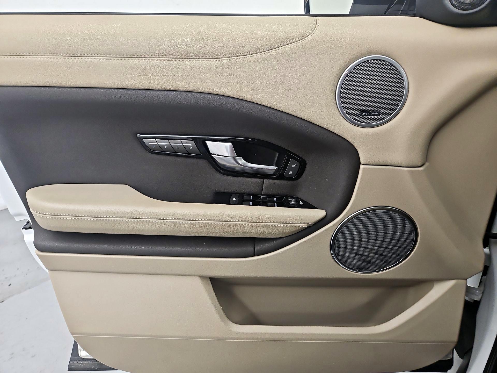 Thumbnail: 2018 Land Rover Range Rover Evoque - 12