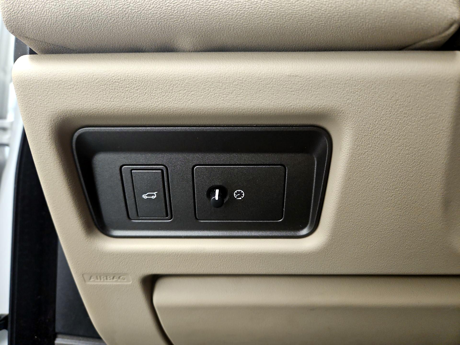 Thumbnail: 2018 Land Rover Range Rover Evoque - 13