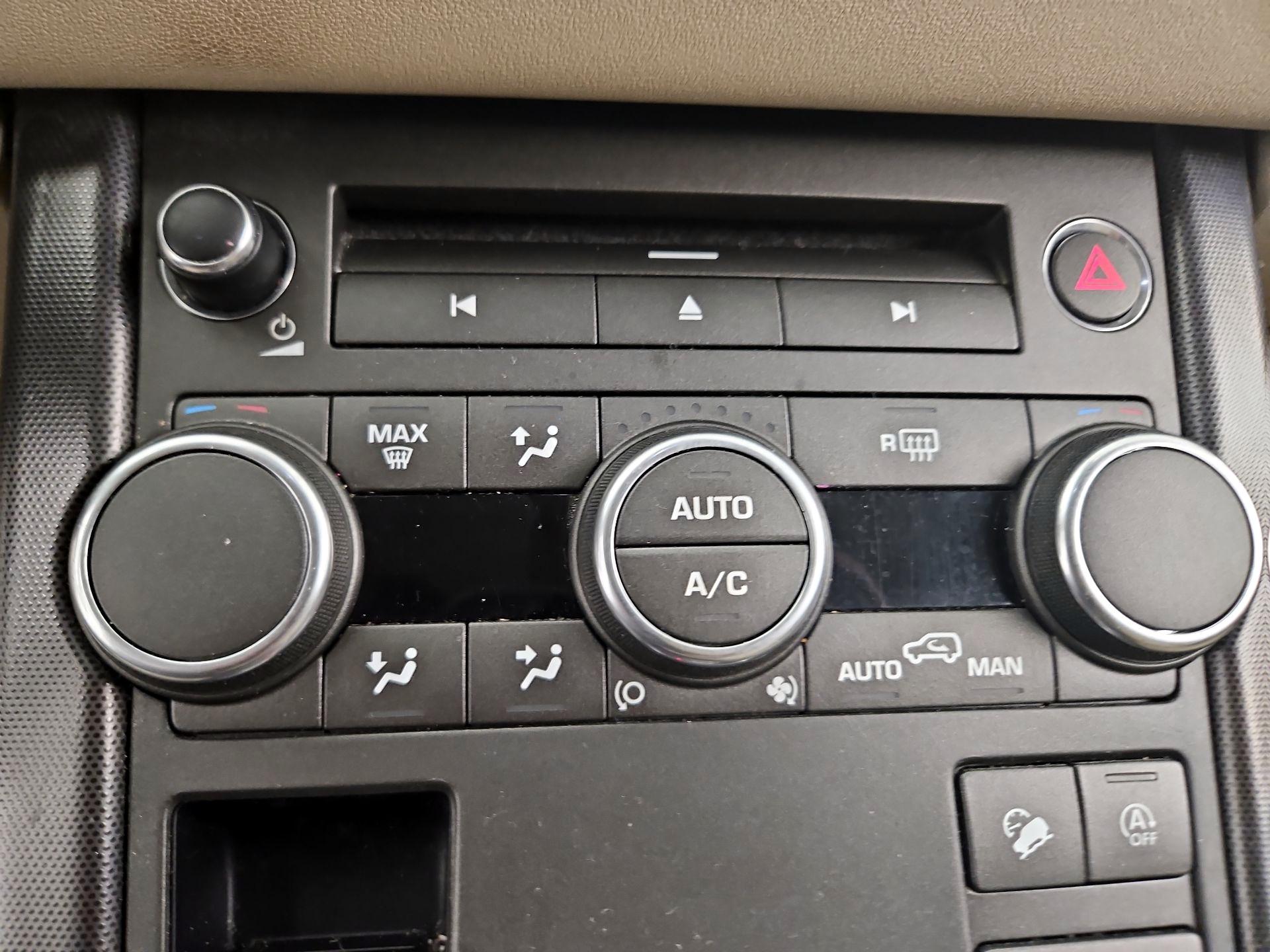 Thumbnail: 2018 Land Rover Range Rover Evoque - 17