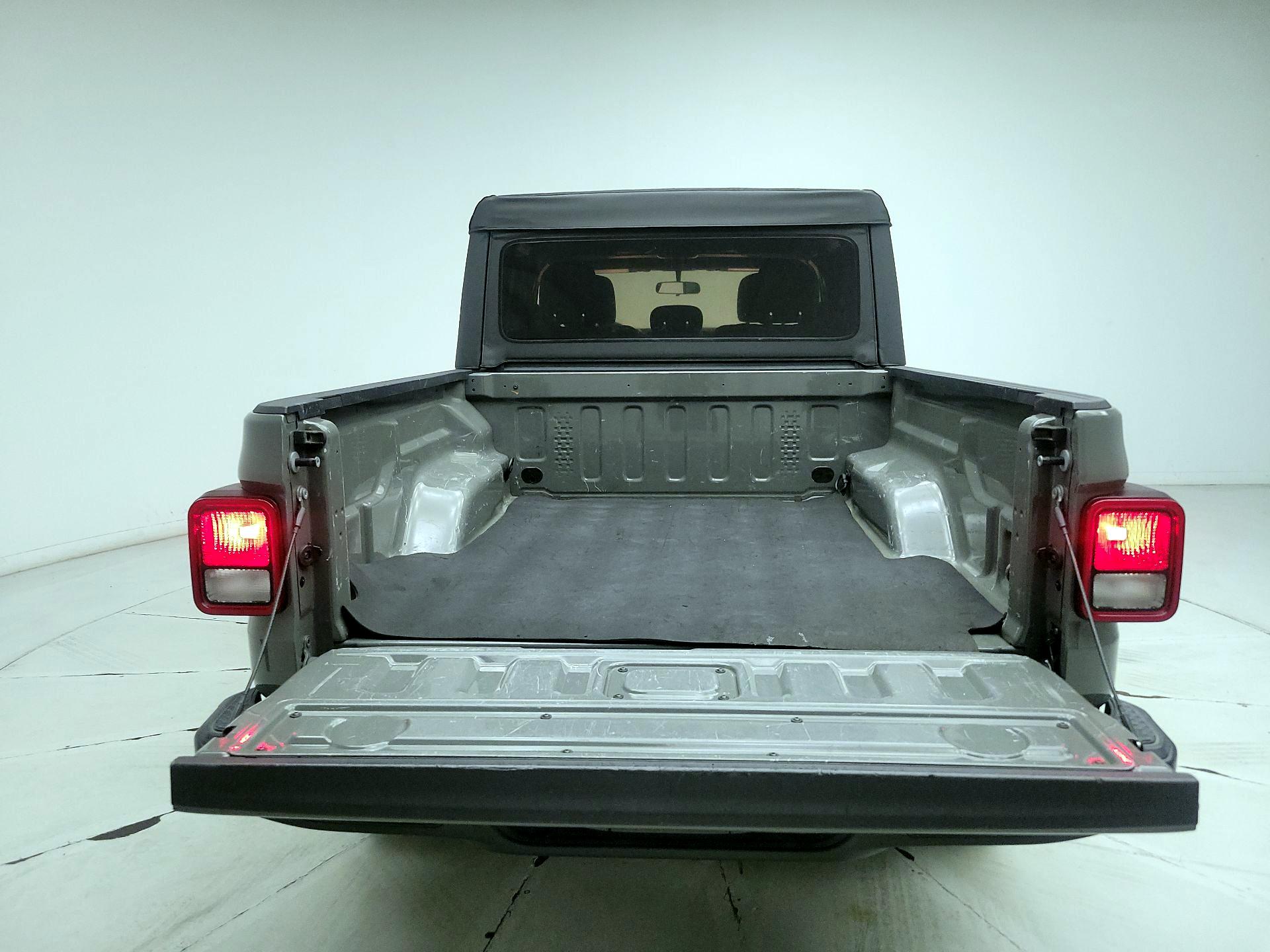 Thumbnail: 2022 Jeep Gladiator - 19