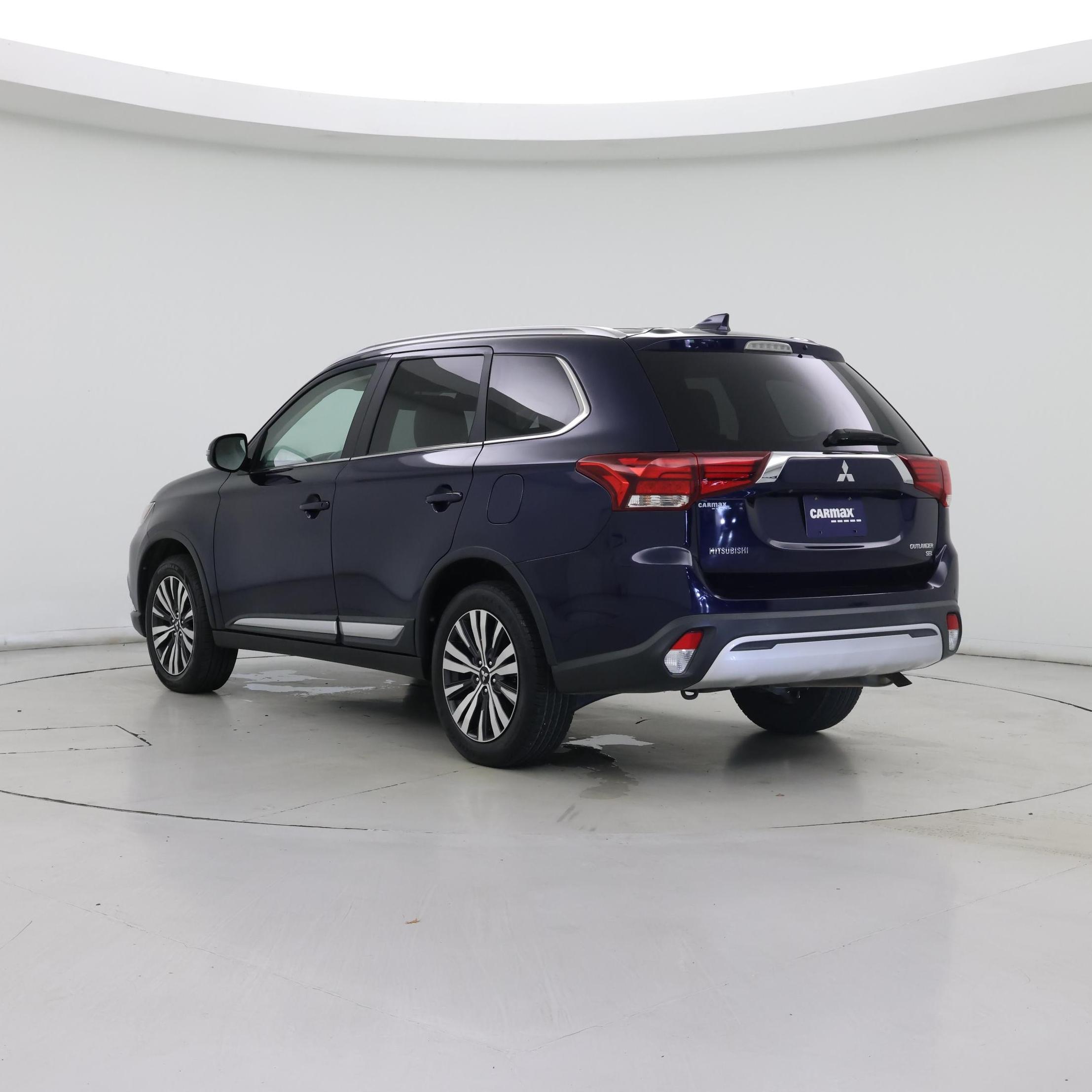Thumbnail: 2019 Mitsubishi Outlander - 2