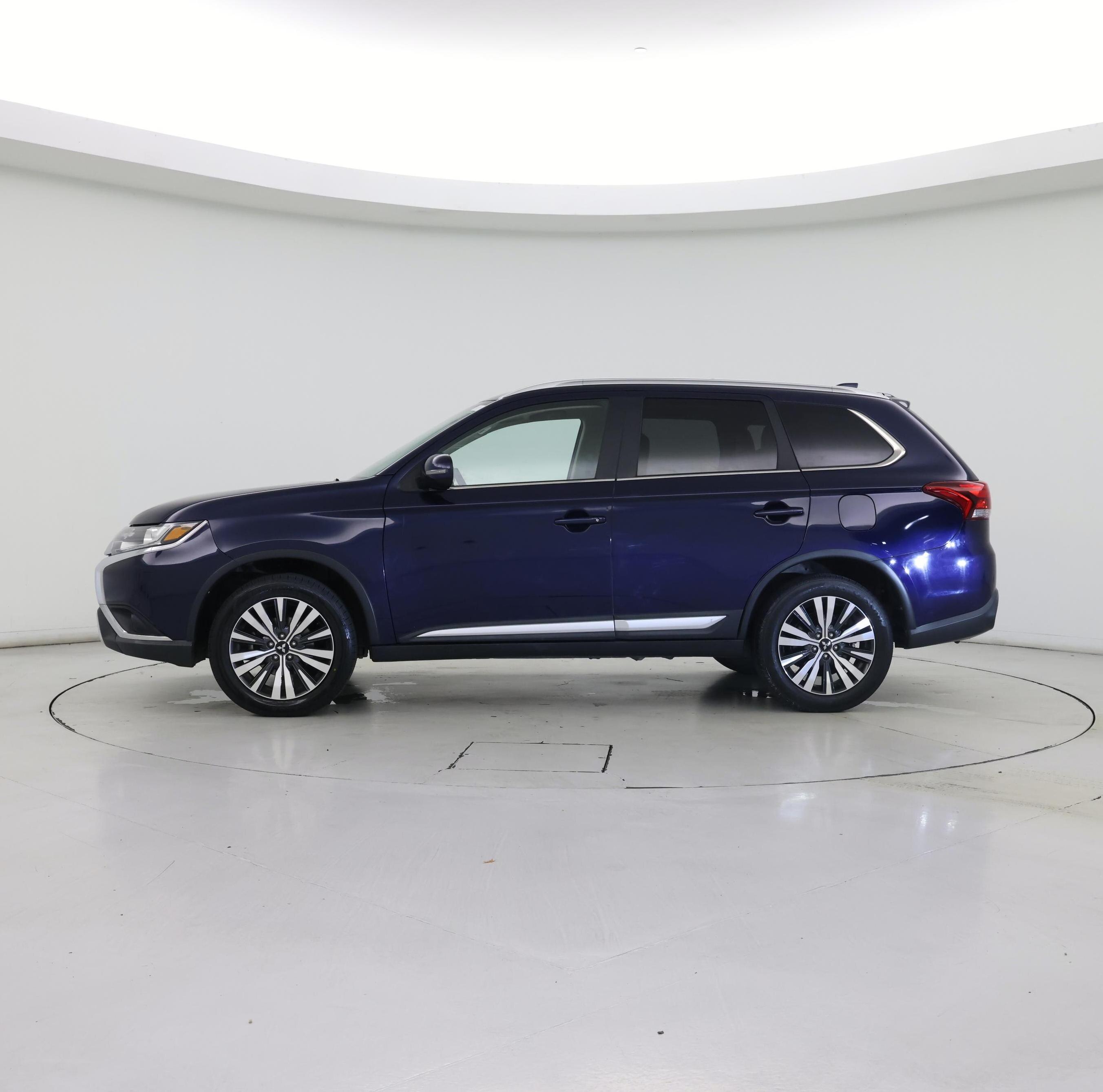 Thumbnail: 2019 Mitsubishi Outlander - 3