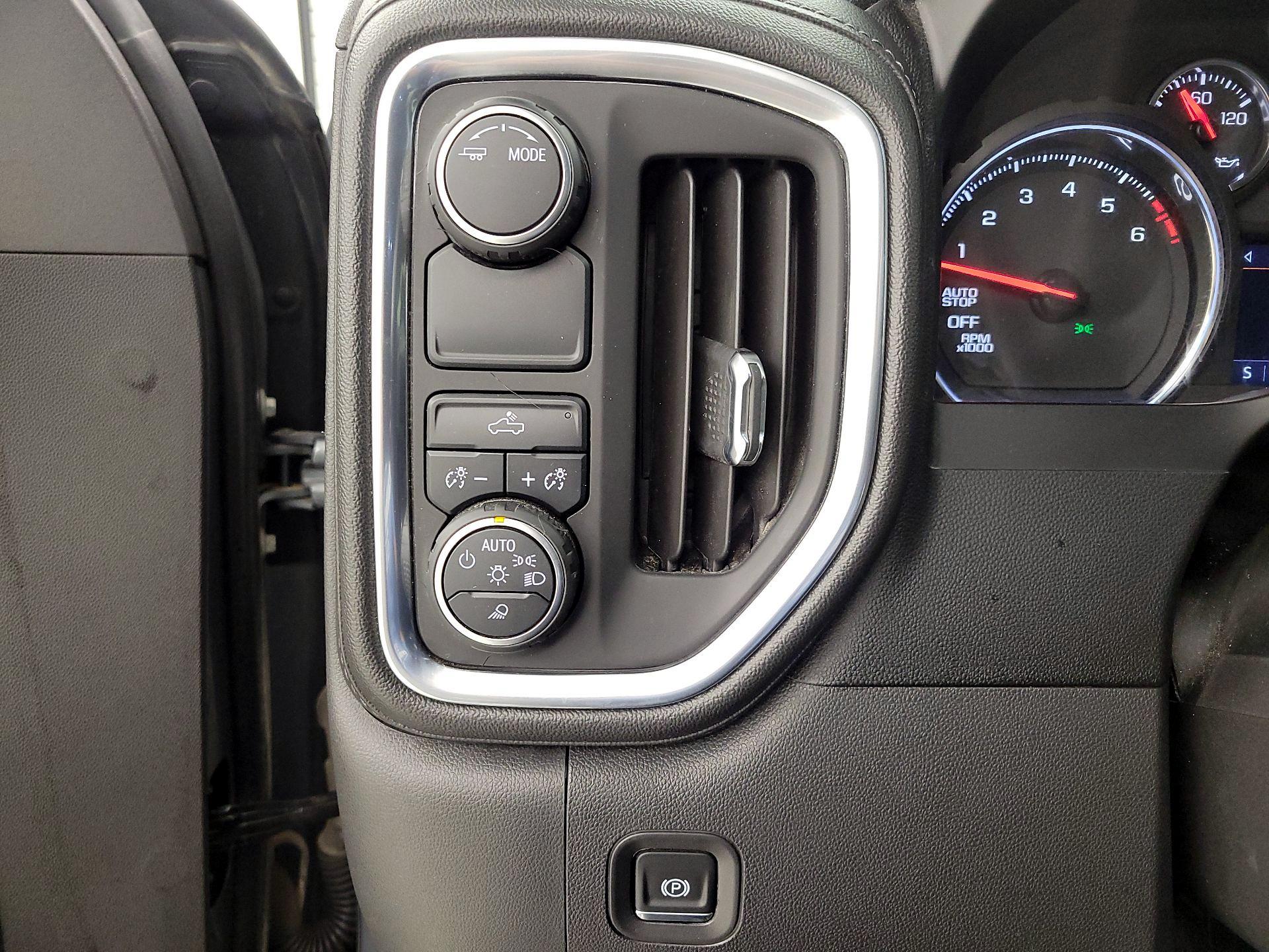 Thumbnail: 2020 Chevrolet Silverado 1500 - 13