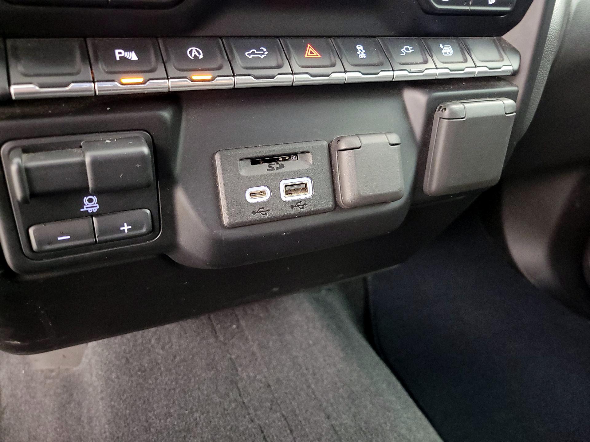 Thumbnail: 2020 Chevrolet Silverado 1500 - 18