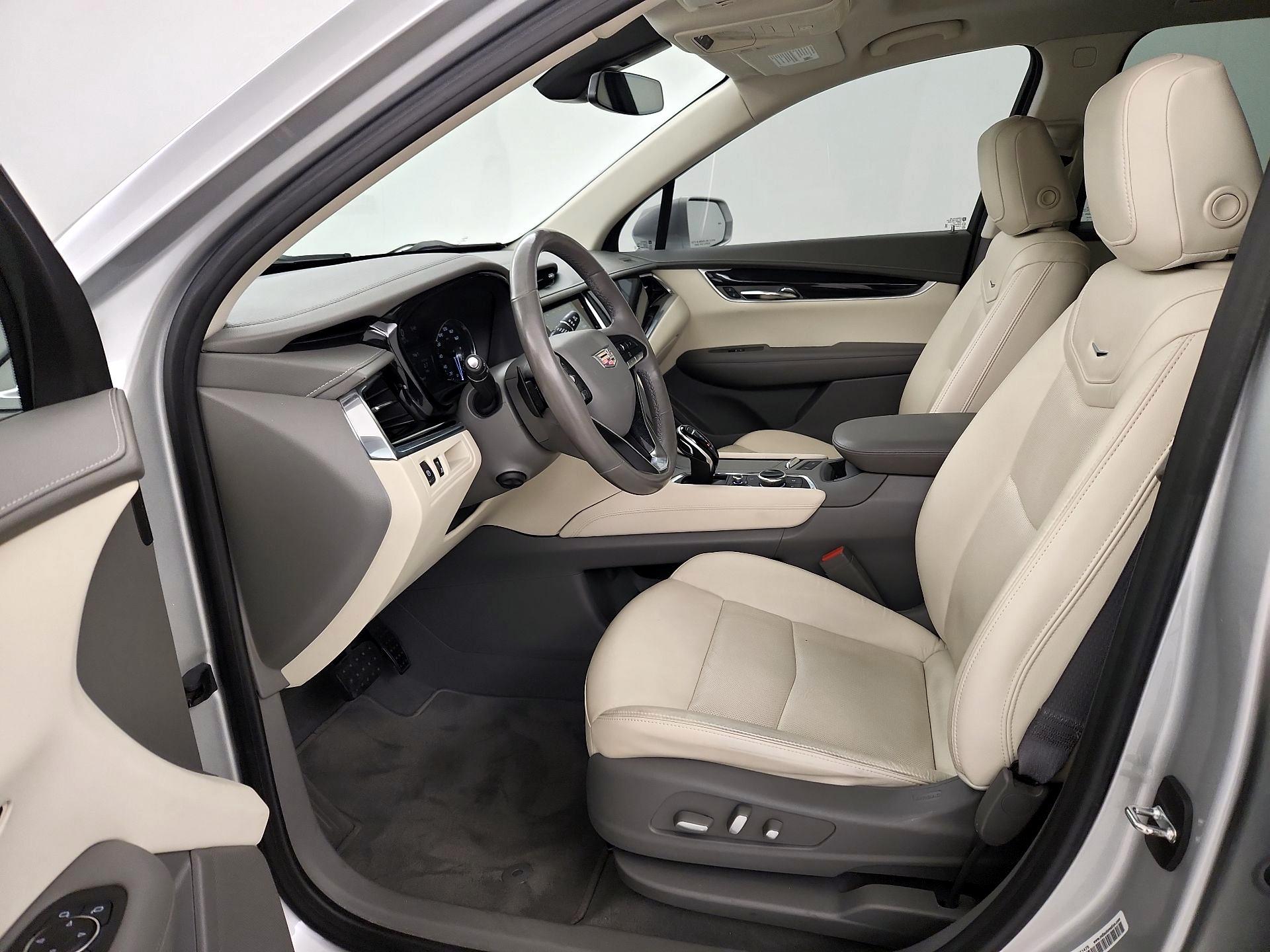 Thumbnail: 2020 Cadillac XT6 - 11