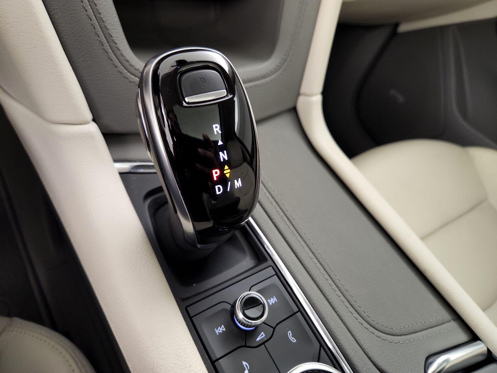 Thumbnail: 2020 Cadillac XT6 - 17
