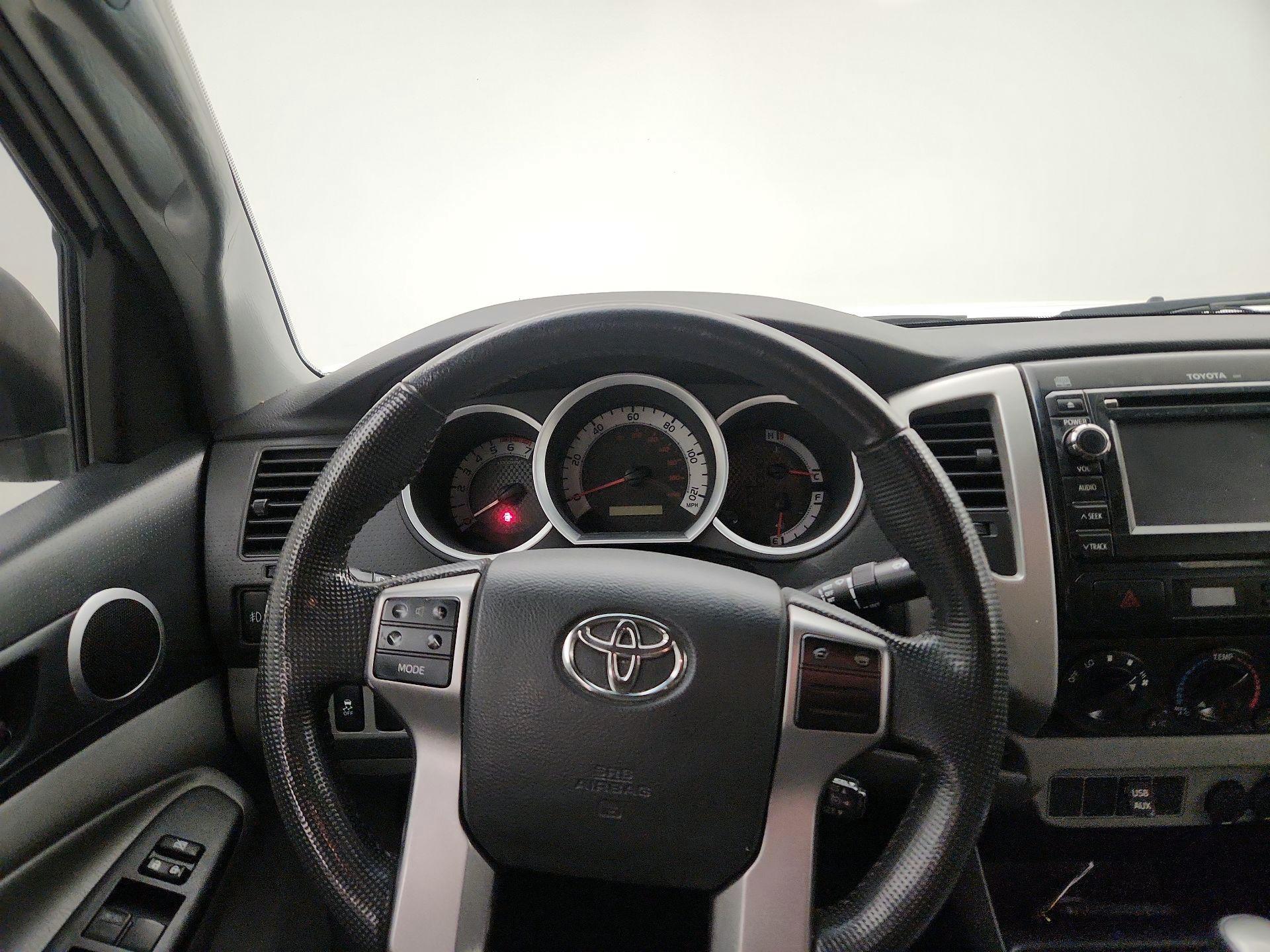 Thumbnail: 2013 Toyota Tacoma - 10