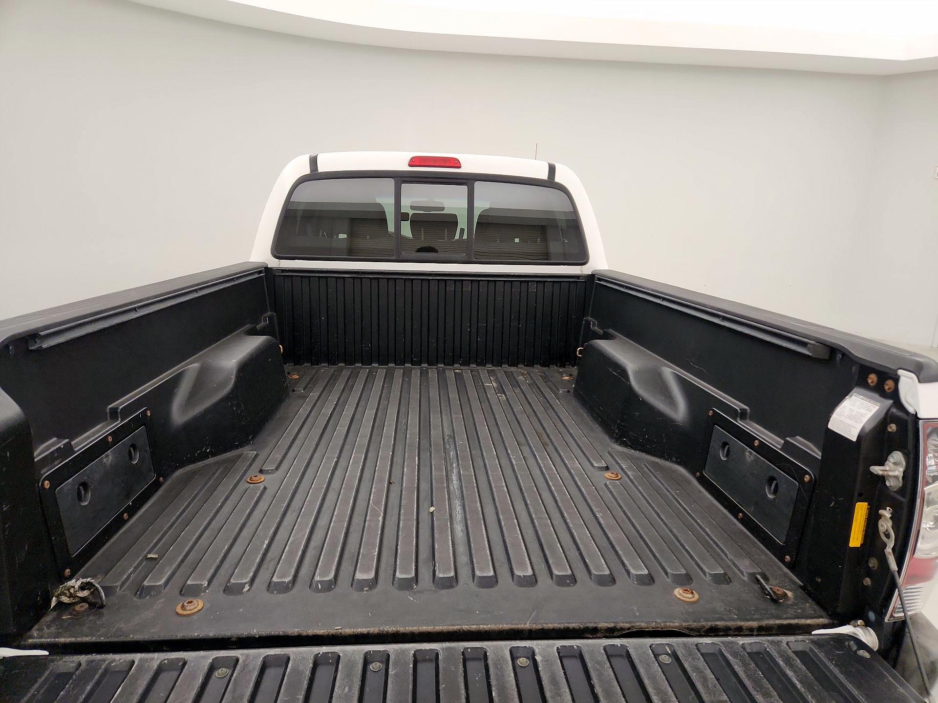 Thumbnail: 2013 Toyota Tacoma - 20