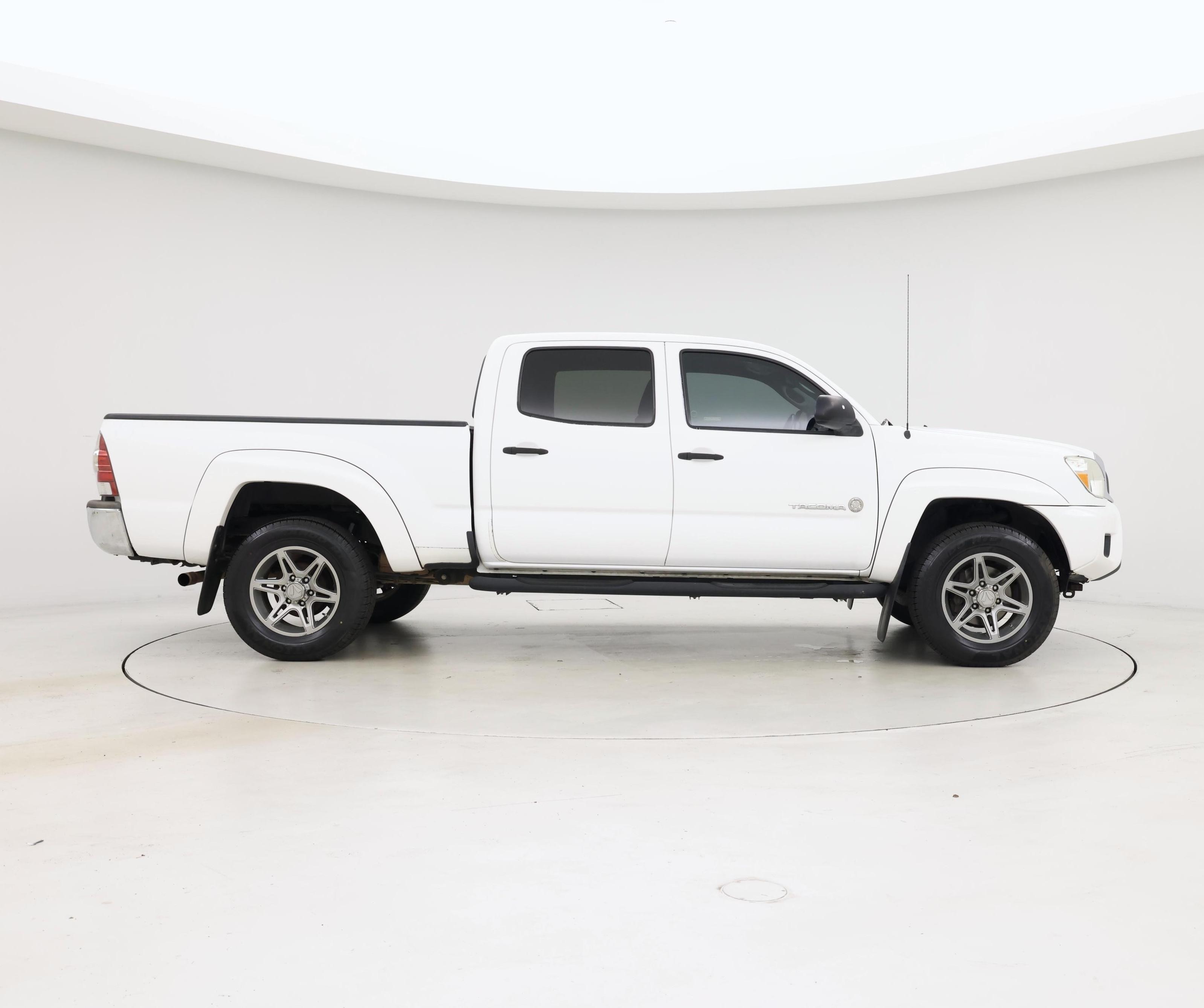 Thumbnail: 2013 Toyota Tacoma - 7